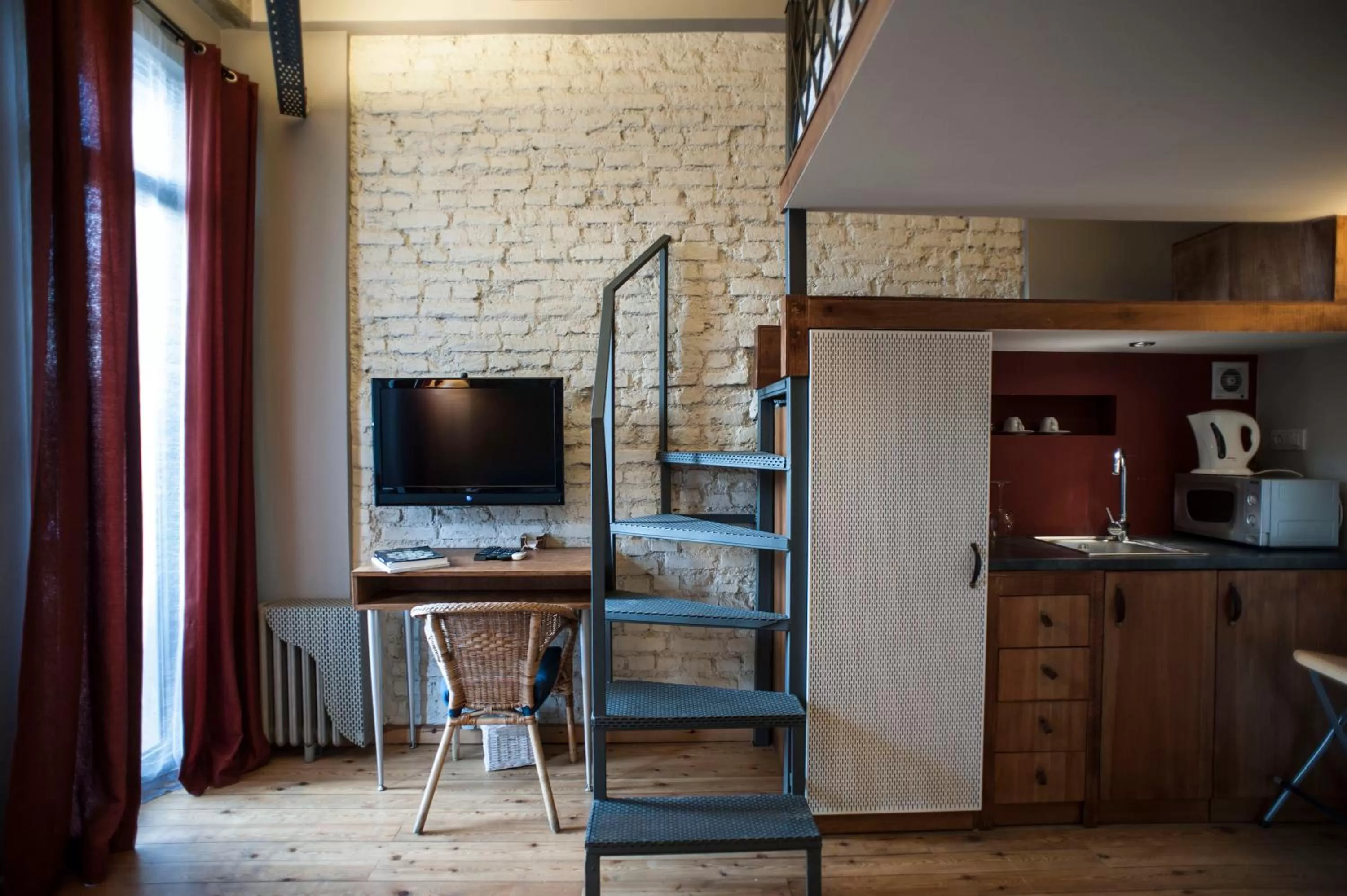 TV and multimedia in Peradays