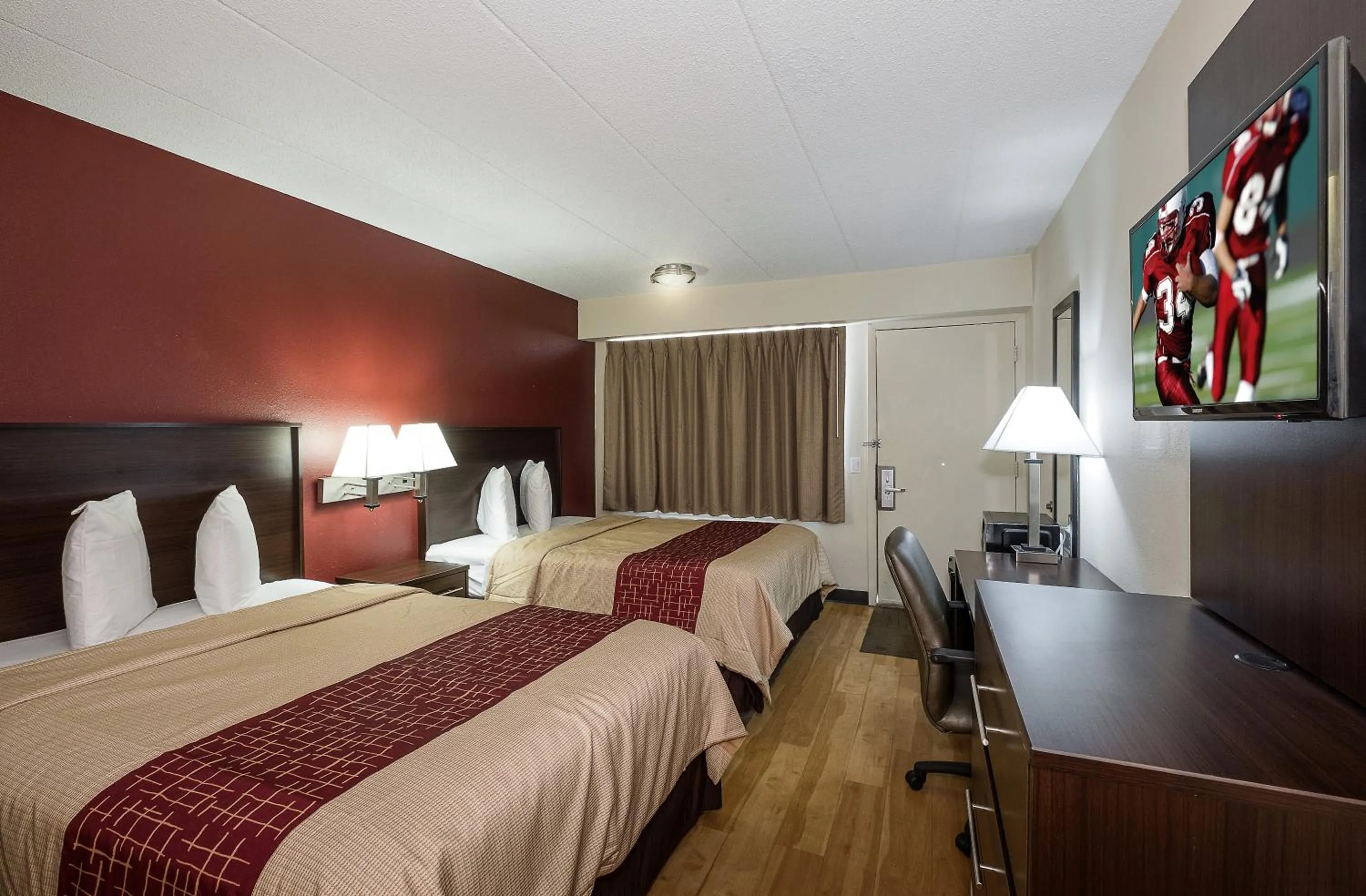 Photo of the whole room in Red Roof Inn Columbus East- Reynoldsburg