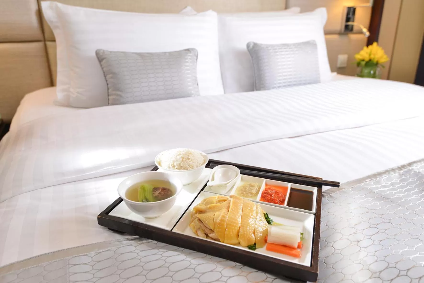 Food and drinks, Bed in Regal Kowloon Hotel
