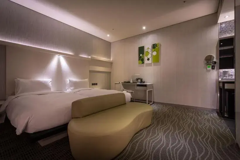 Vogue Twin Room without Window in Taipei 101 SPARKLE Hotel Vogue Twin Room without Window in Taipei 101 SPARKLE Hotel