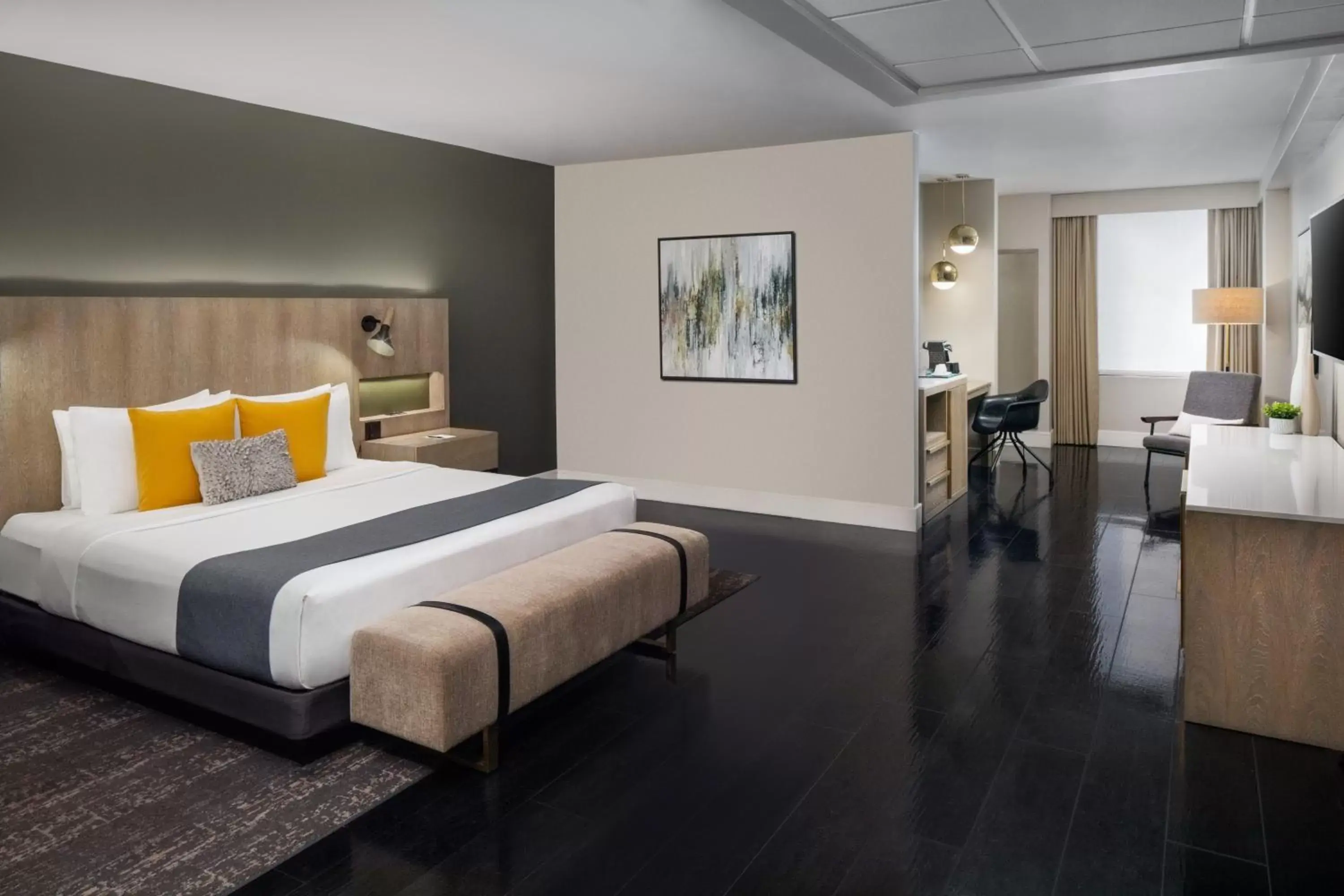 Posh Luxury King Suite in The Delaney Hotel Posh Luxury King Suite in The Delaney Hotel