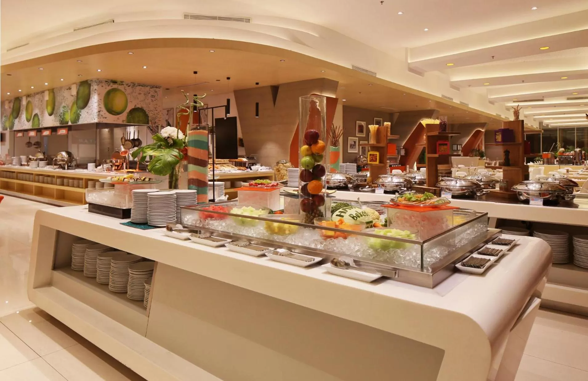 Restaurant/places to eat in HARRIS Hotel & Conventions Bekasi