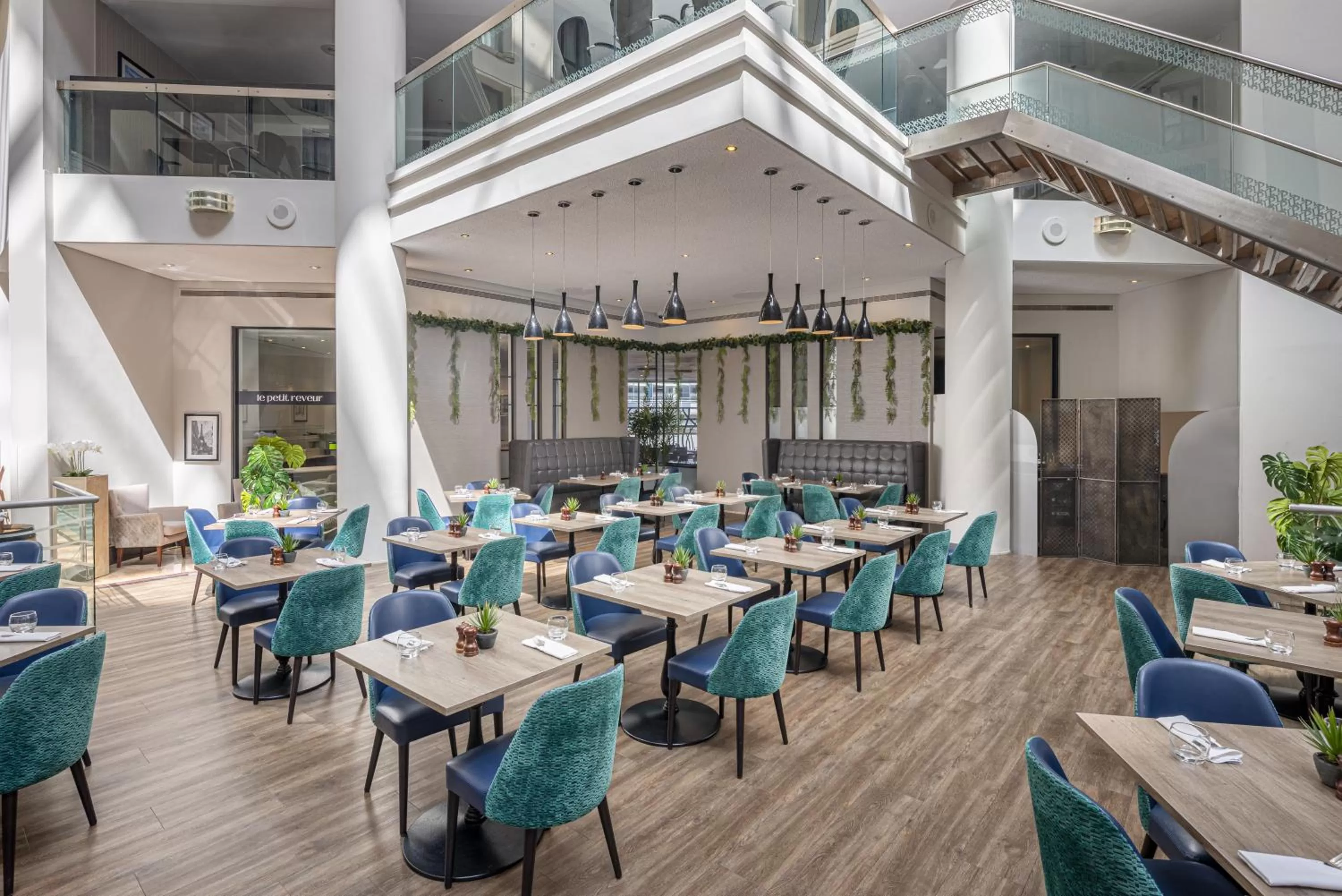 Restaurant/places to eat in Sofitel London Gatwick