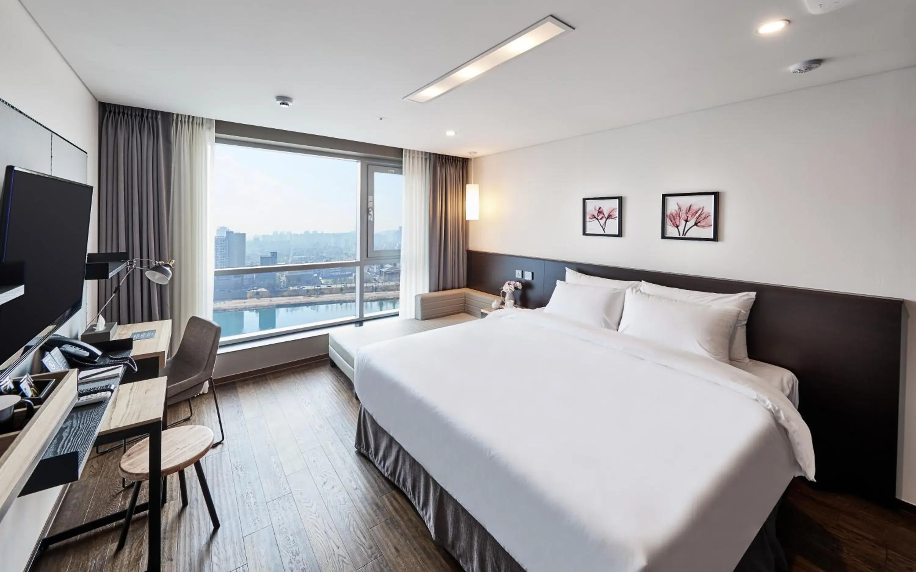 Bedroom in hotel riverside Bedroom in hotel riverside