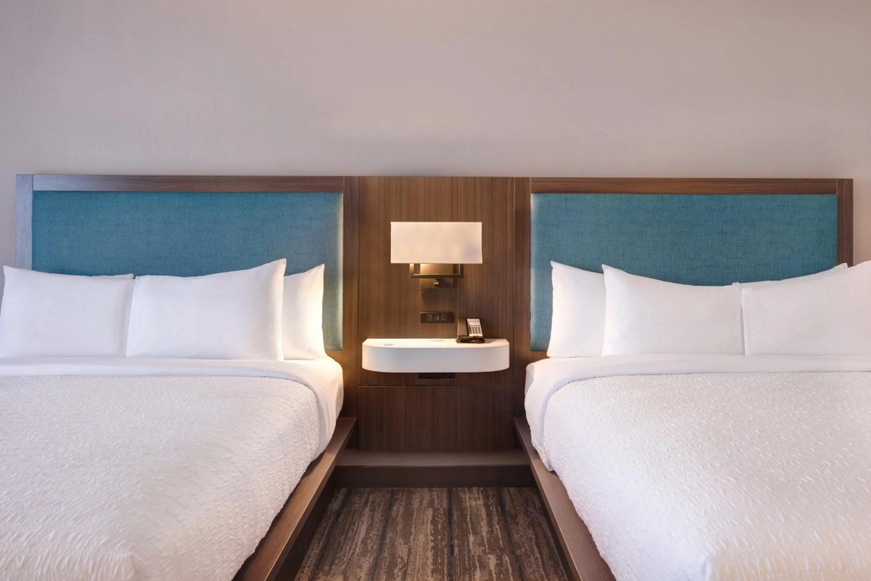 Bed in Hampton Inn Chicago Orland Park