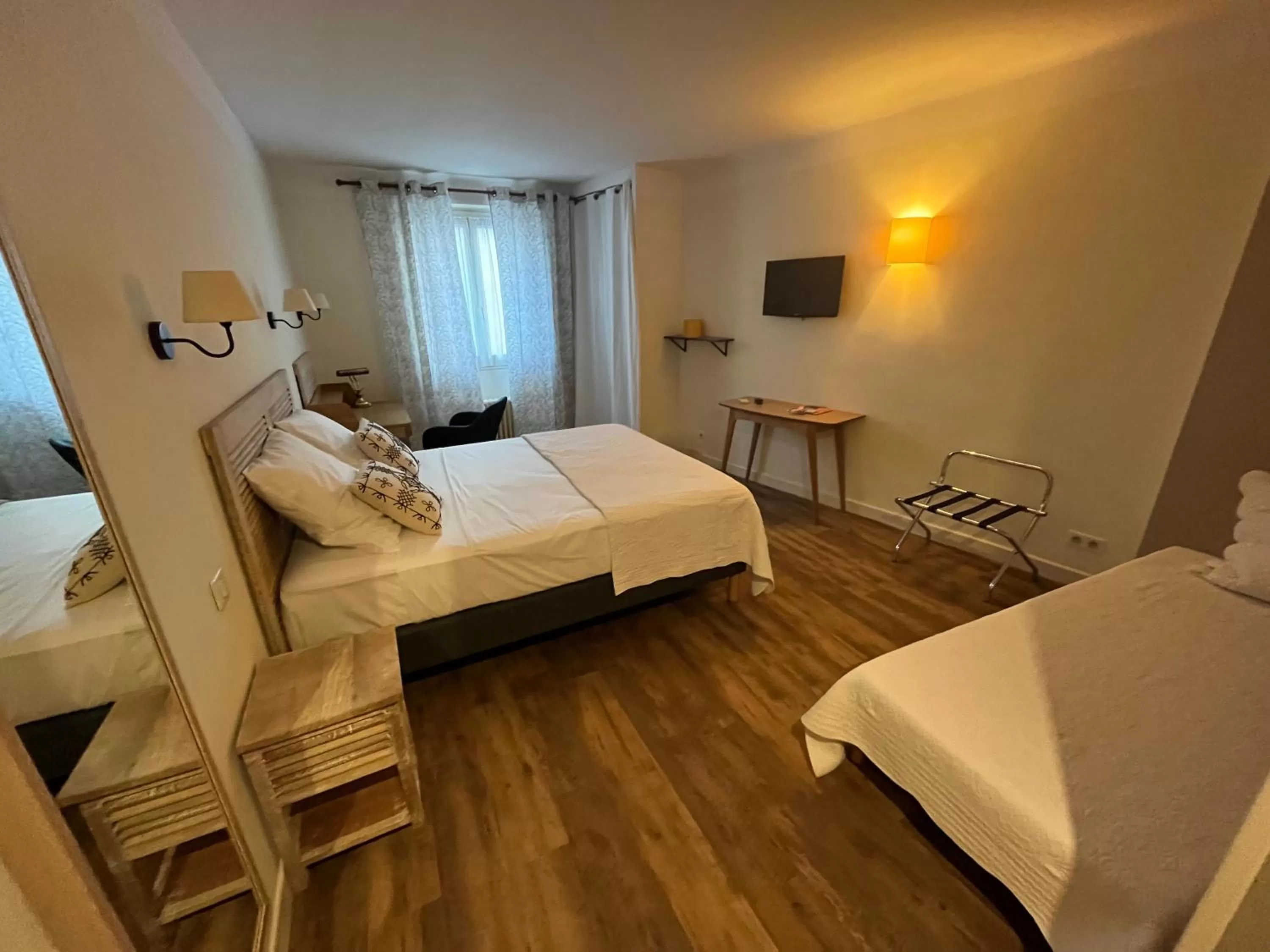 Photo of the whole room, Bed in Le Clos d'Orange - Hotel & ville de Provence