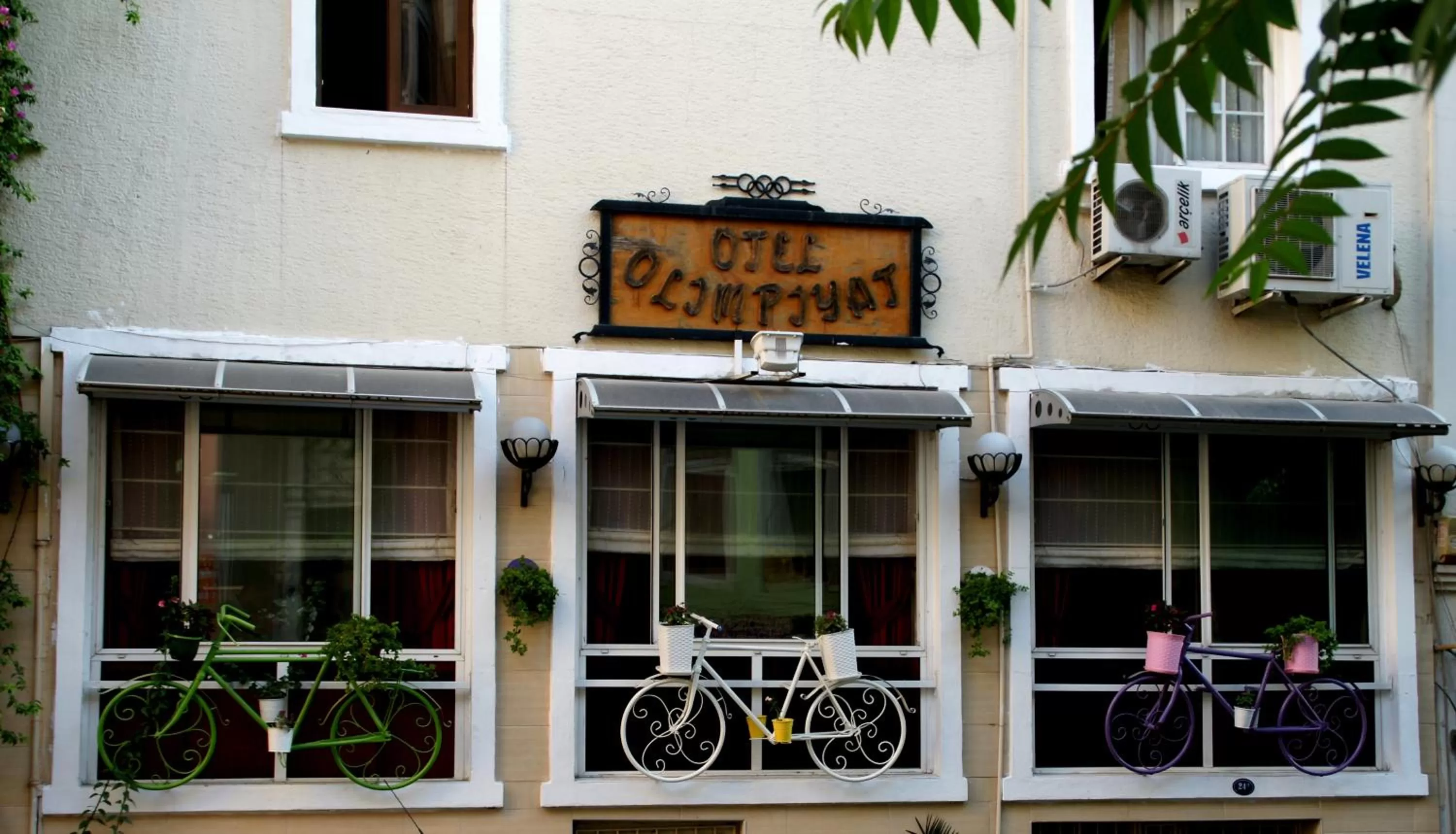 Facade/entrance in Olimpiyat Hotel Izmir