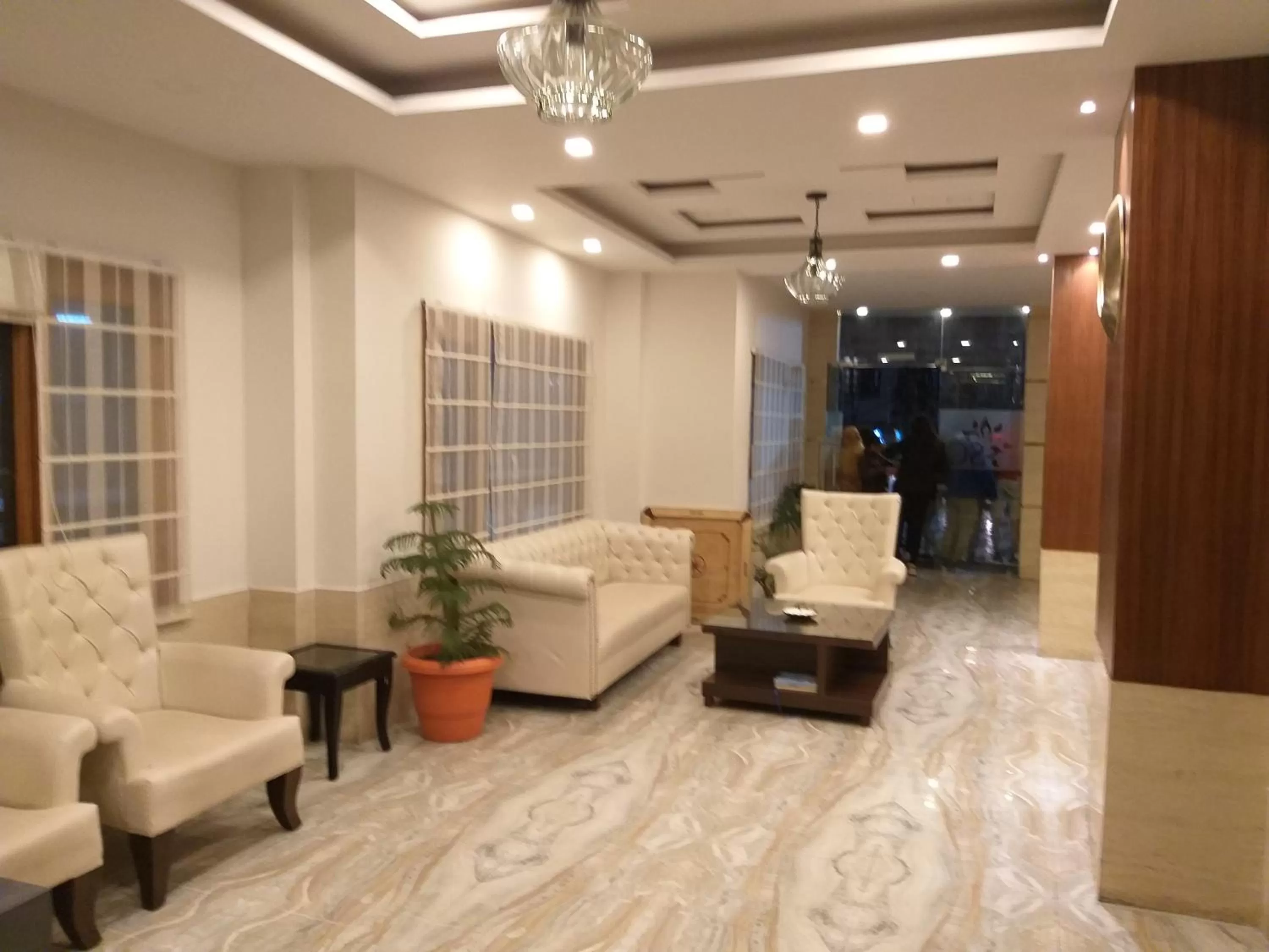 Lobby/Reception in Hotel Ambika Resort Manali