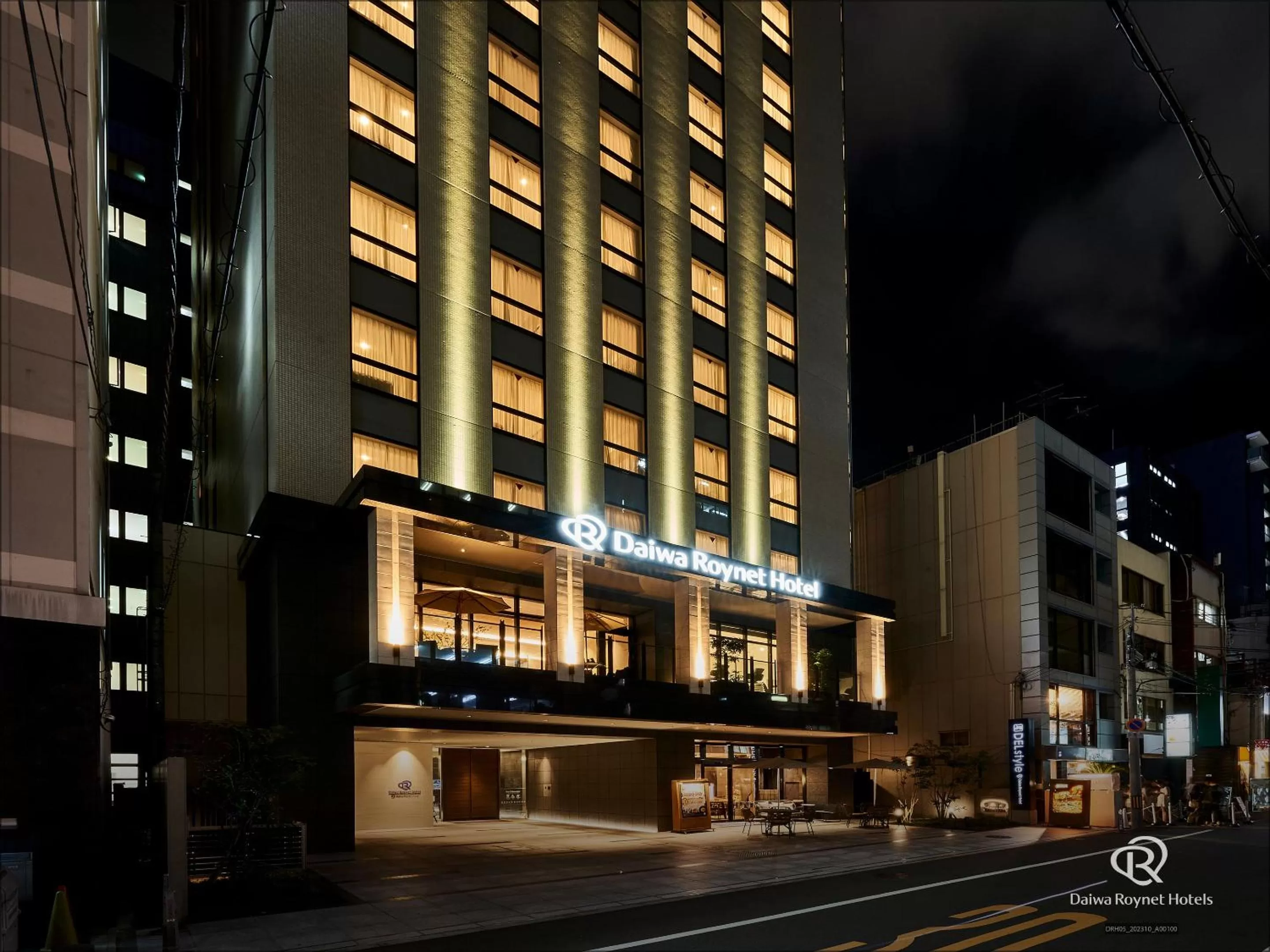 Property building in DEL style Osaka-Shinsaibashi by Daiwa Roynet Hotel