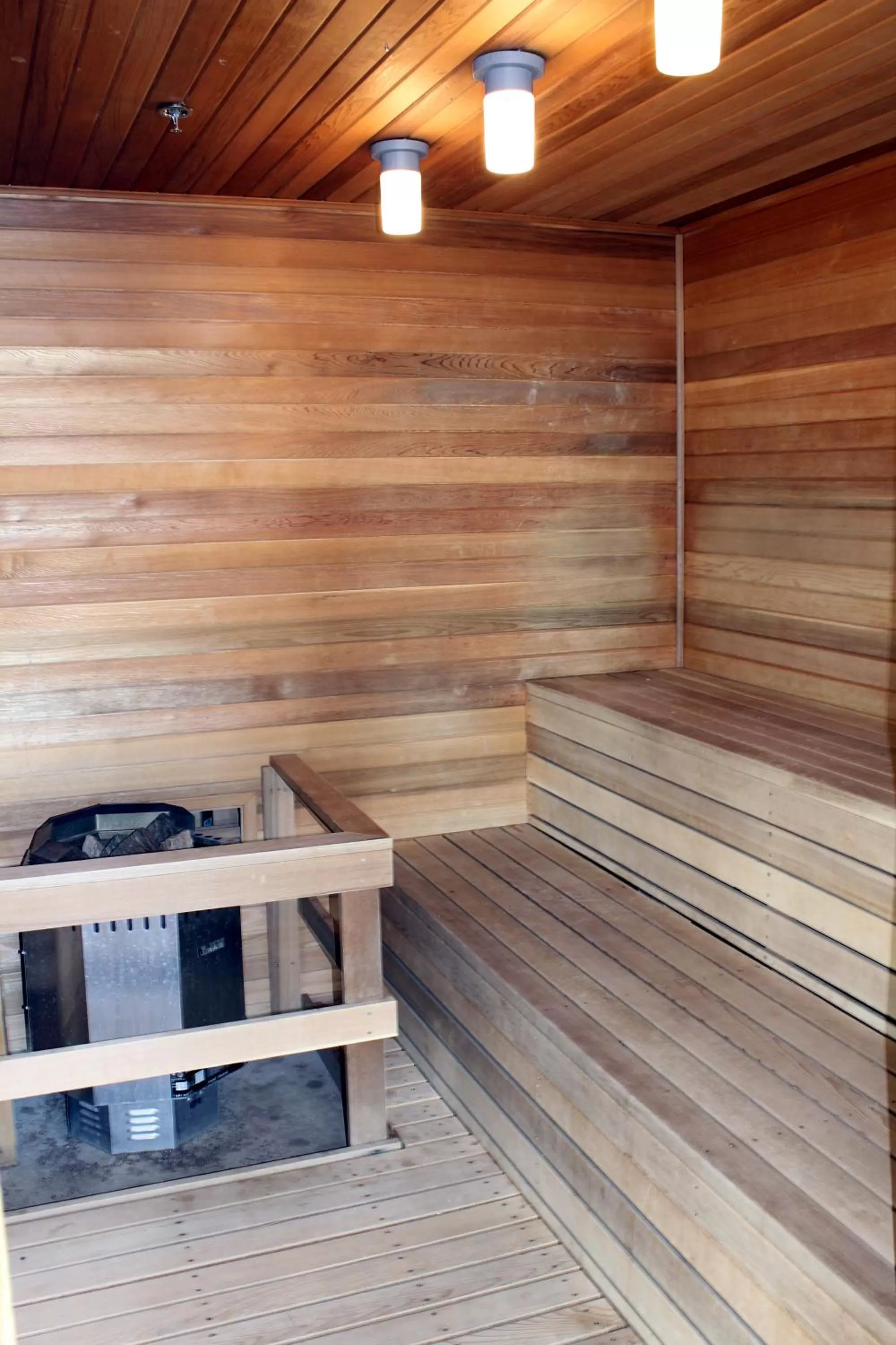 Fitness centre/facilities in Chateau Inn & Suites Bonnyville