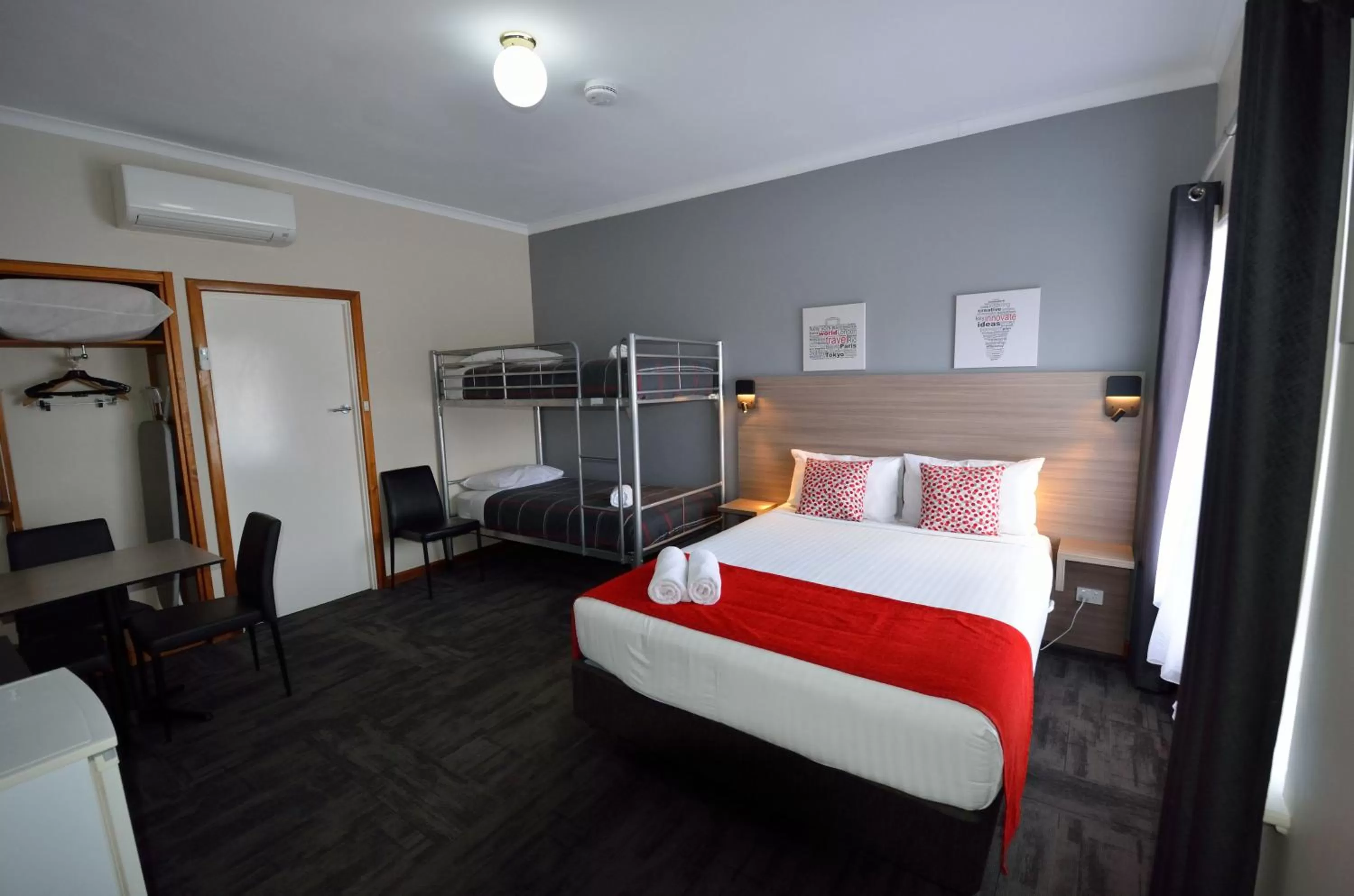 bunk bed, Bed in 105 On The Park