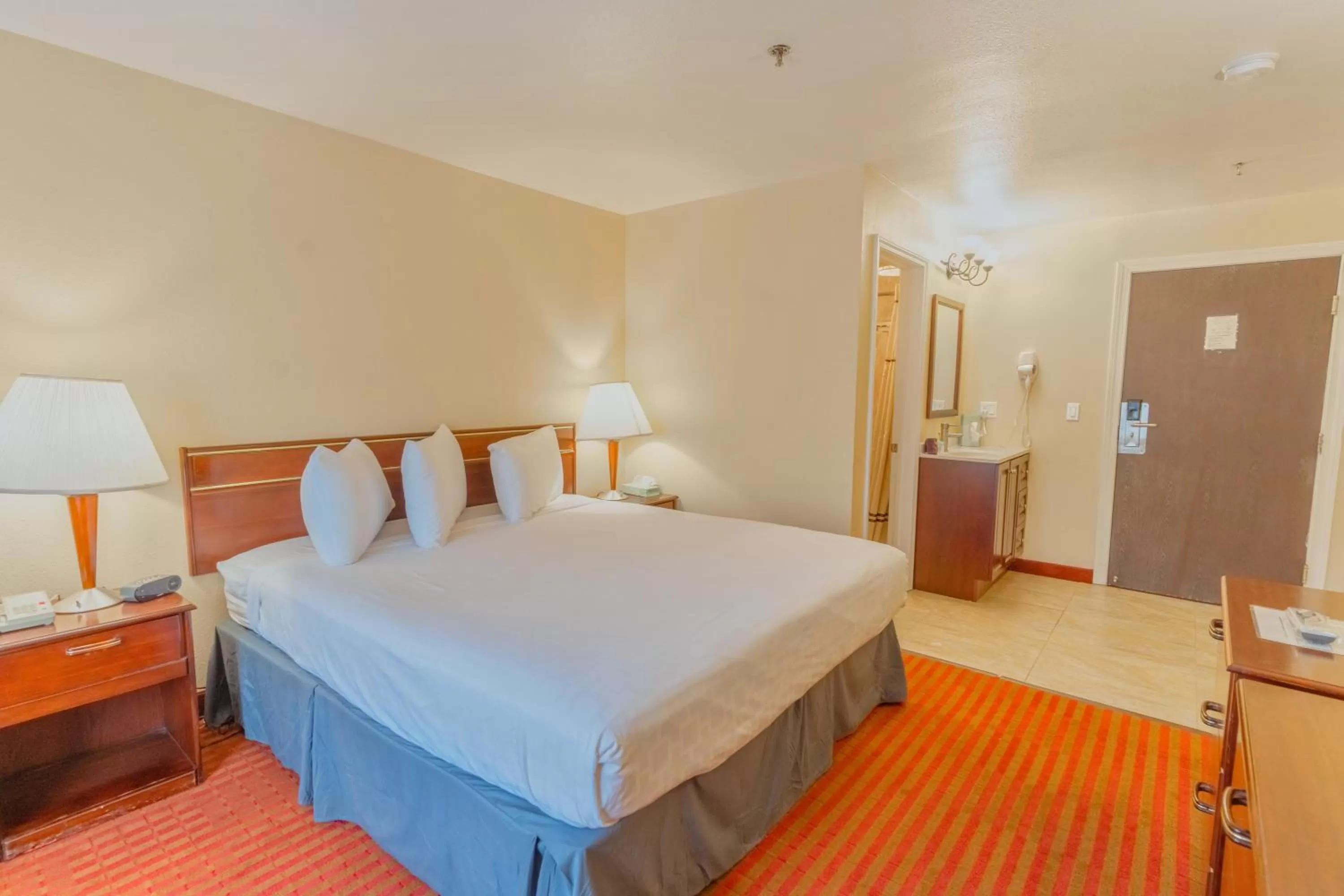 Bed in The Monarch Inn