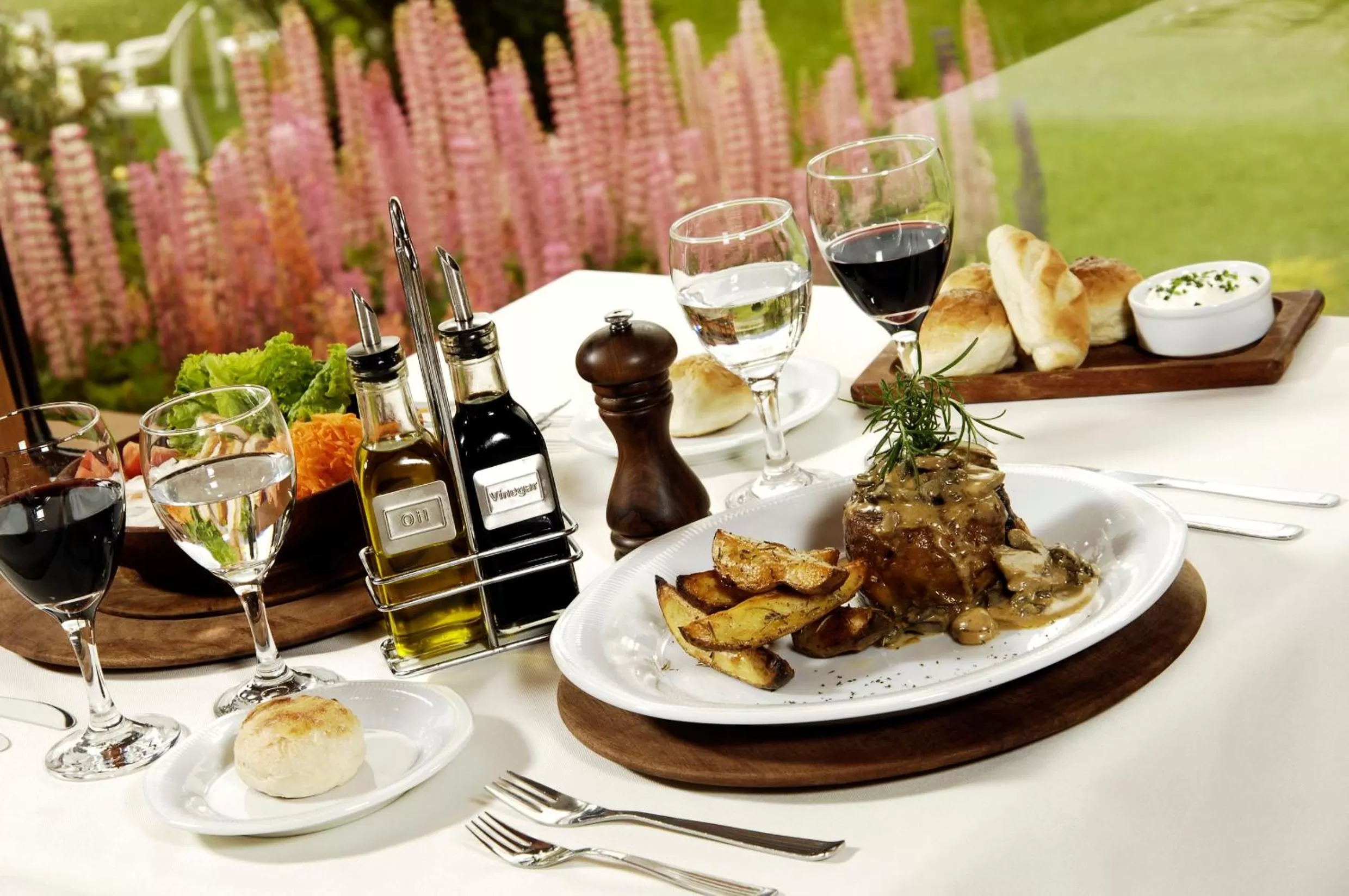 Food and drinks in Hotel Sierra Nevada