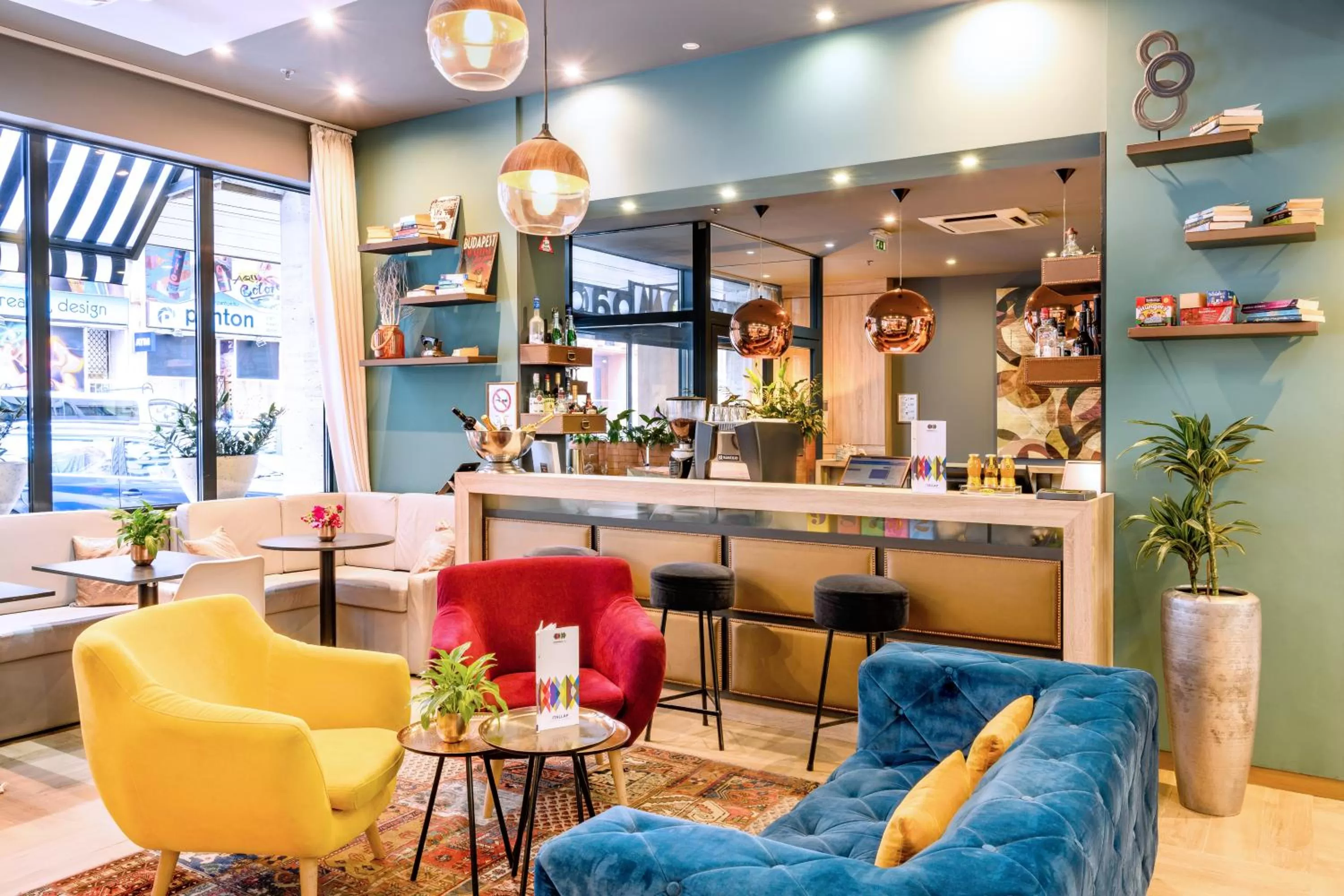 Lobby or reception in Roombach Hotel Budapest Center