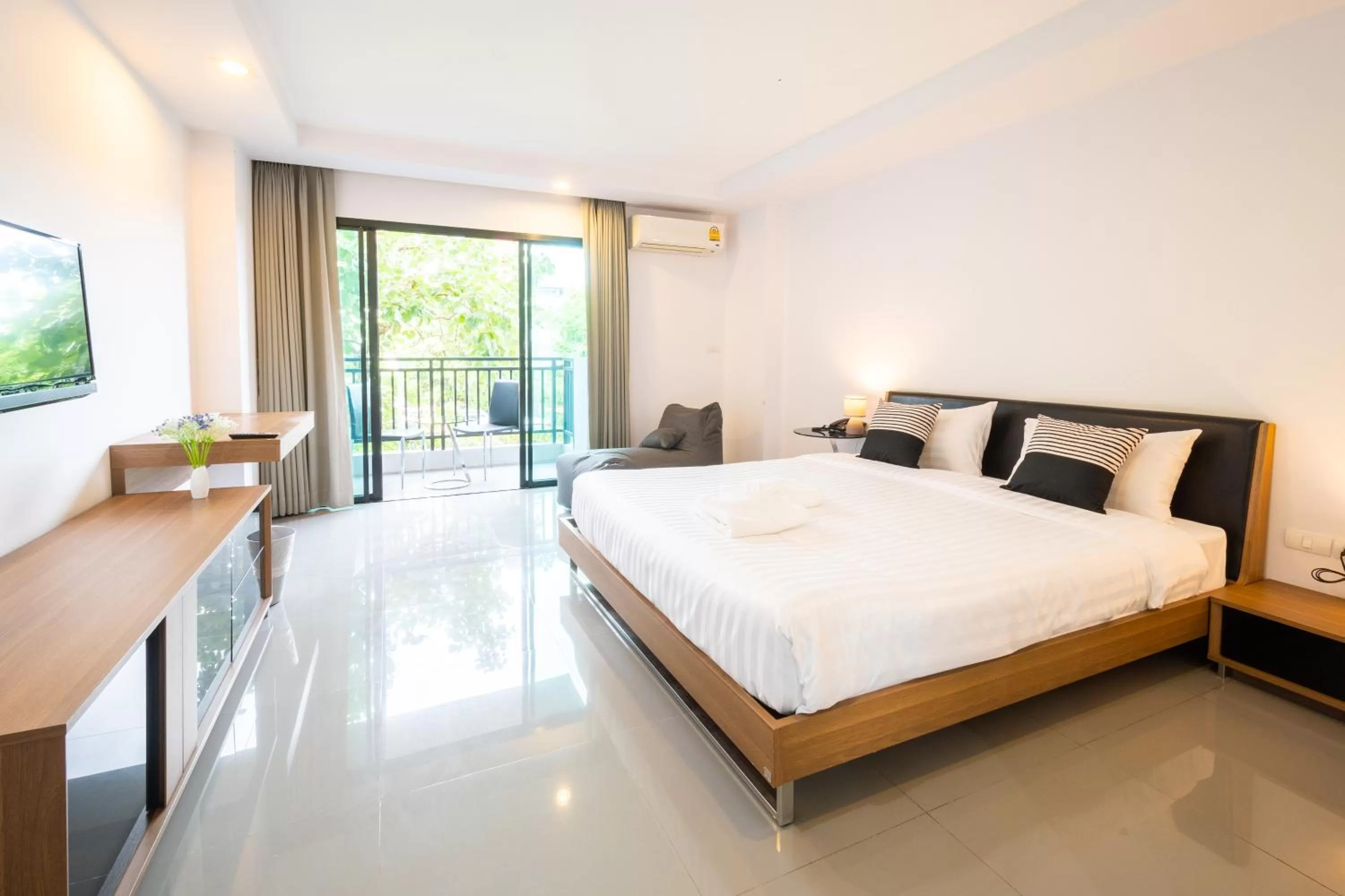 Bed in We Grand Ever 9