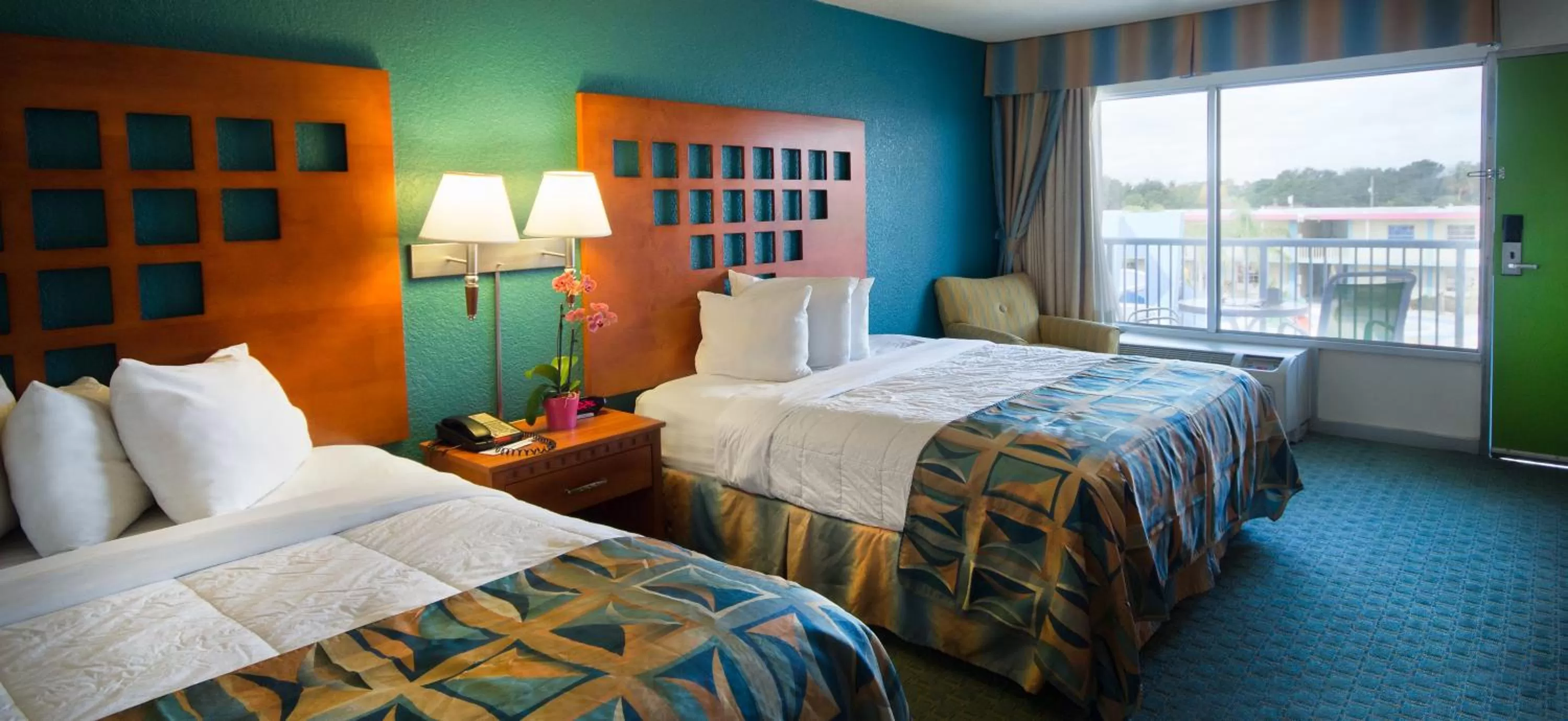 Standard Suite, 2 Queen Beds w/Bunk Beds, Waterpark View in Ramada by Wyndham Flamingo Water Park