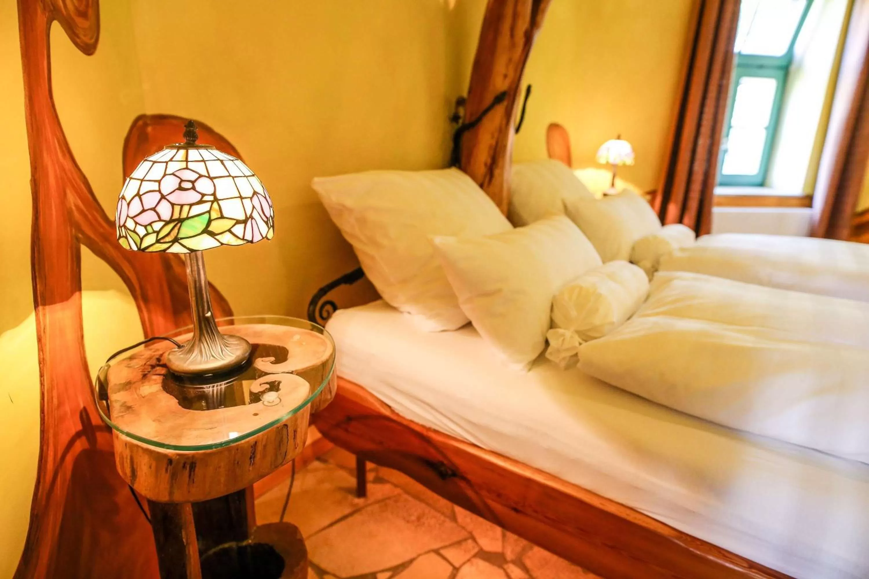 Day, Bed in Backstage Hotel