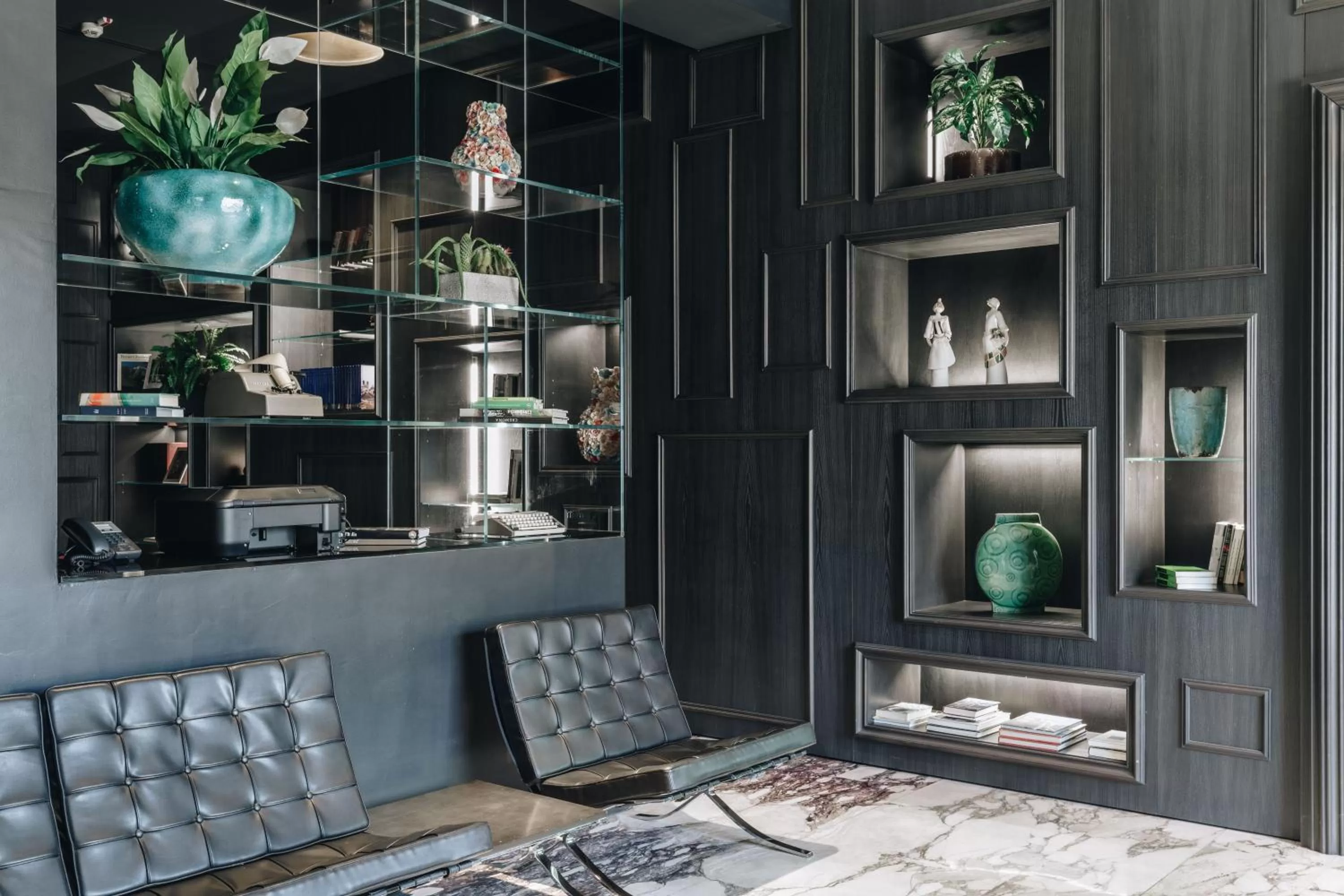 Communal lounge/ TV room in Hotel Continental