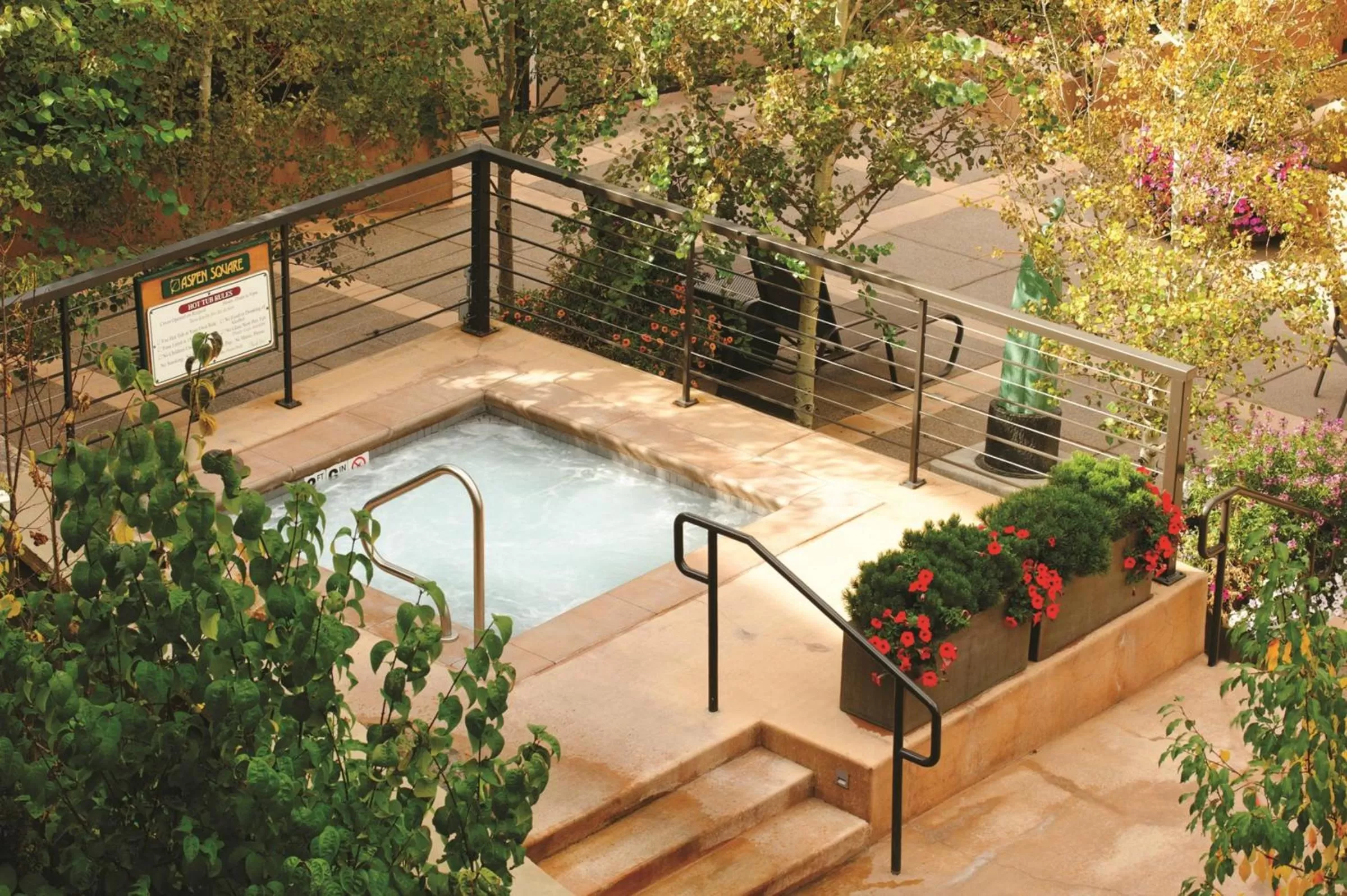 Property building in Aspen Square Condominium Hotel