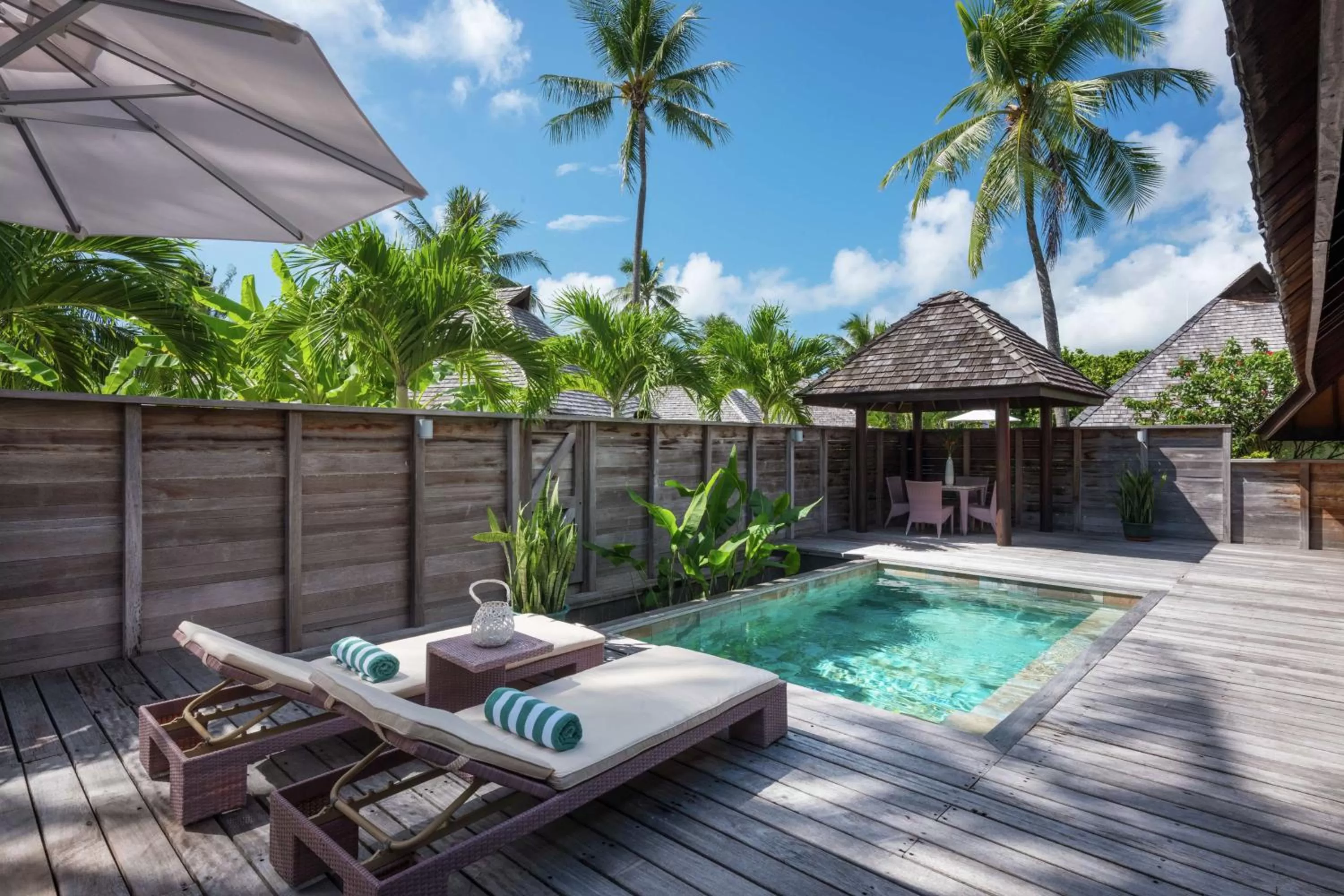 Patio in Hilton Moorea Lagoon Resort & Spa