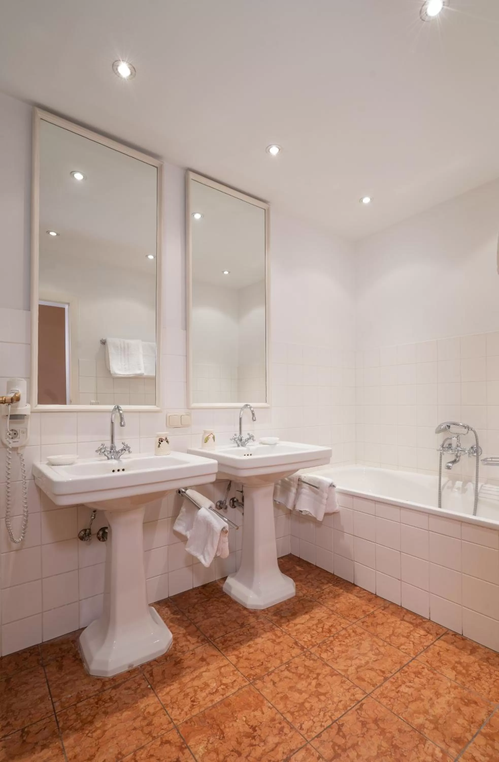 Bathroom in Der Schlosswirt zu Anif - Biedermeierhotel und Restaurant