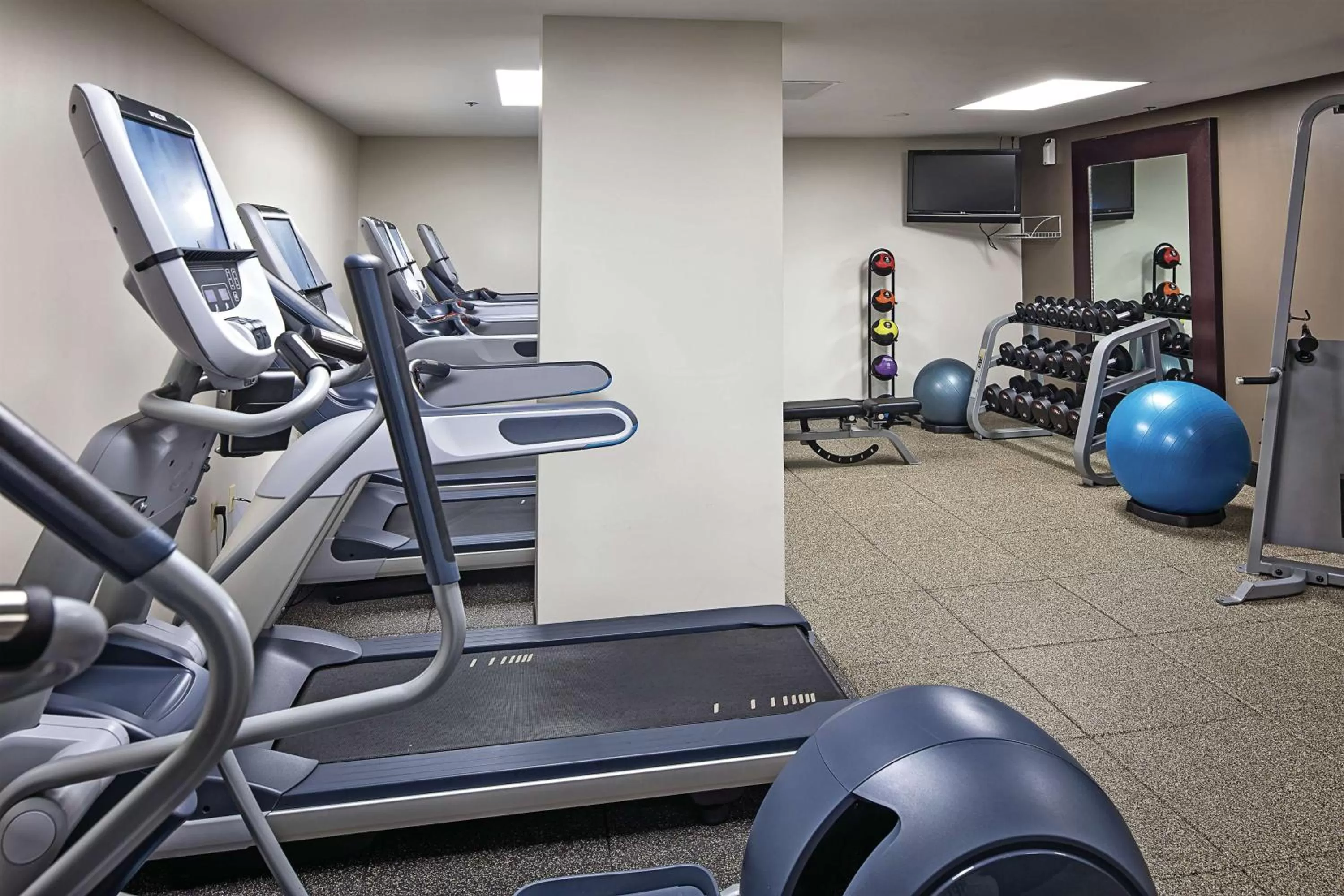 Fitness centre/facilities in Hilton Sacramento Arden West
