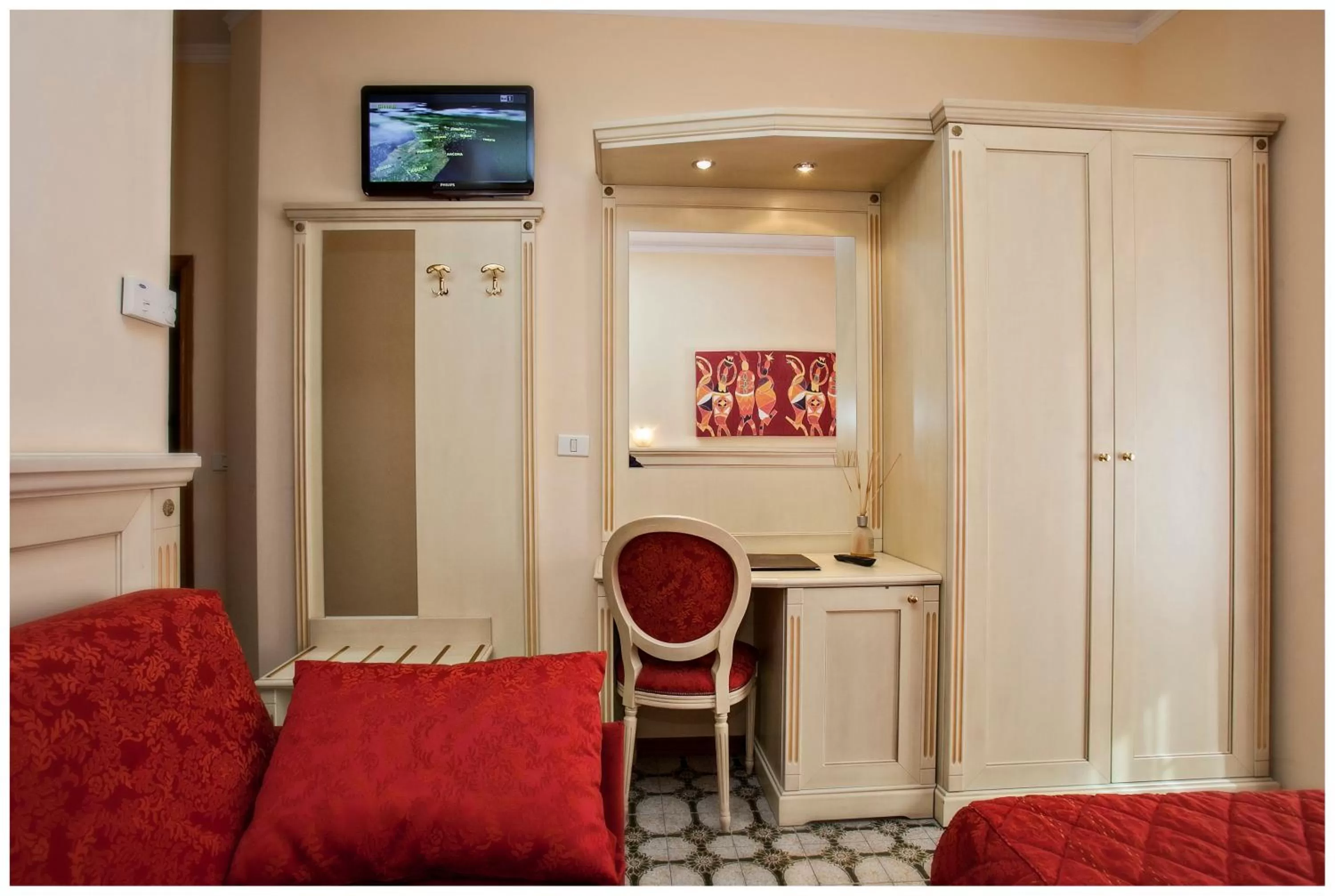 Photo of the whole room in Hotel lo Squalo