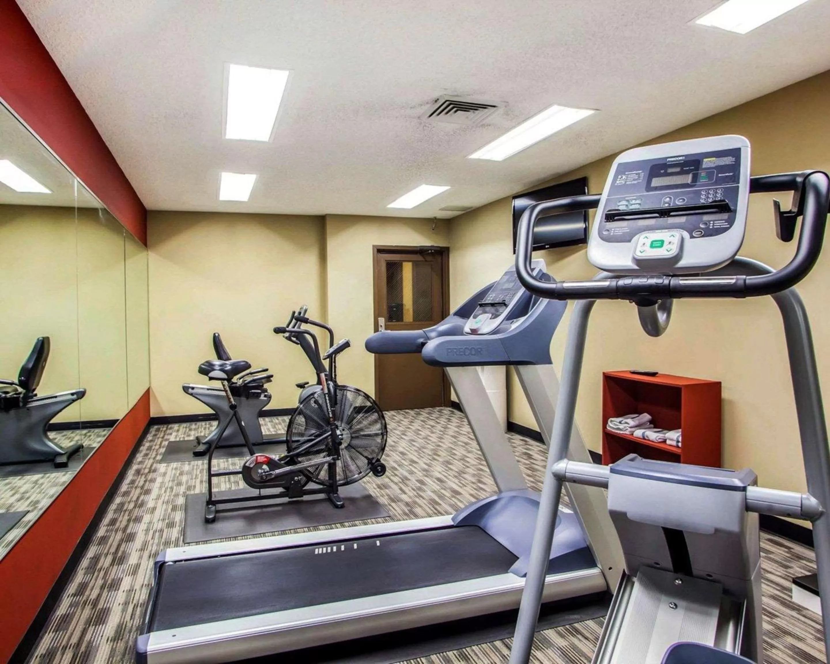 Fitness centre/facilities in Quality Inn & Suites Peoria North