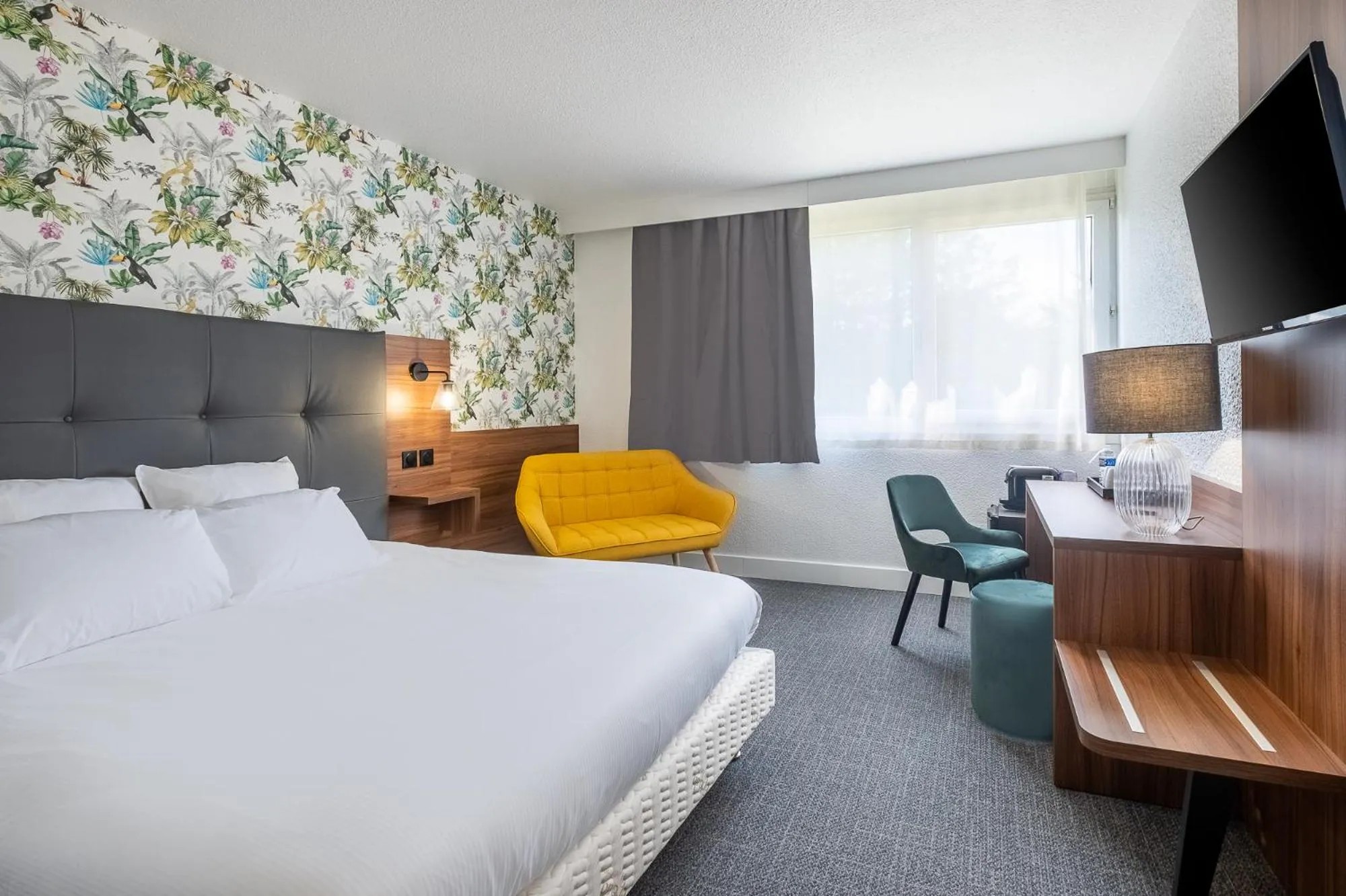 Photo of the whole room, Bed in Hôtel Akena Poitiers Nord Futuroscope