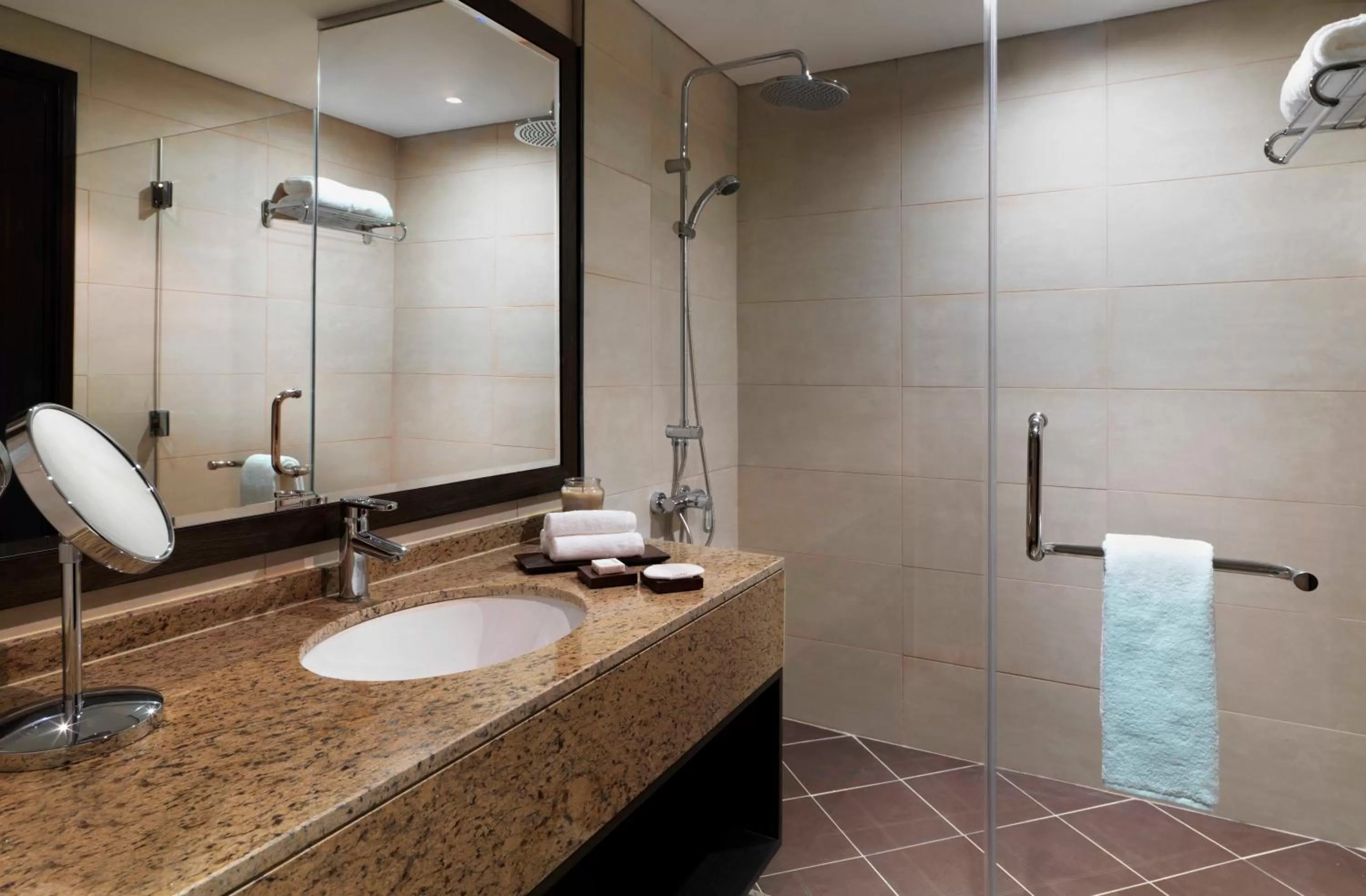 Bathroom in Anantara The Palm Dubai Resort