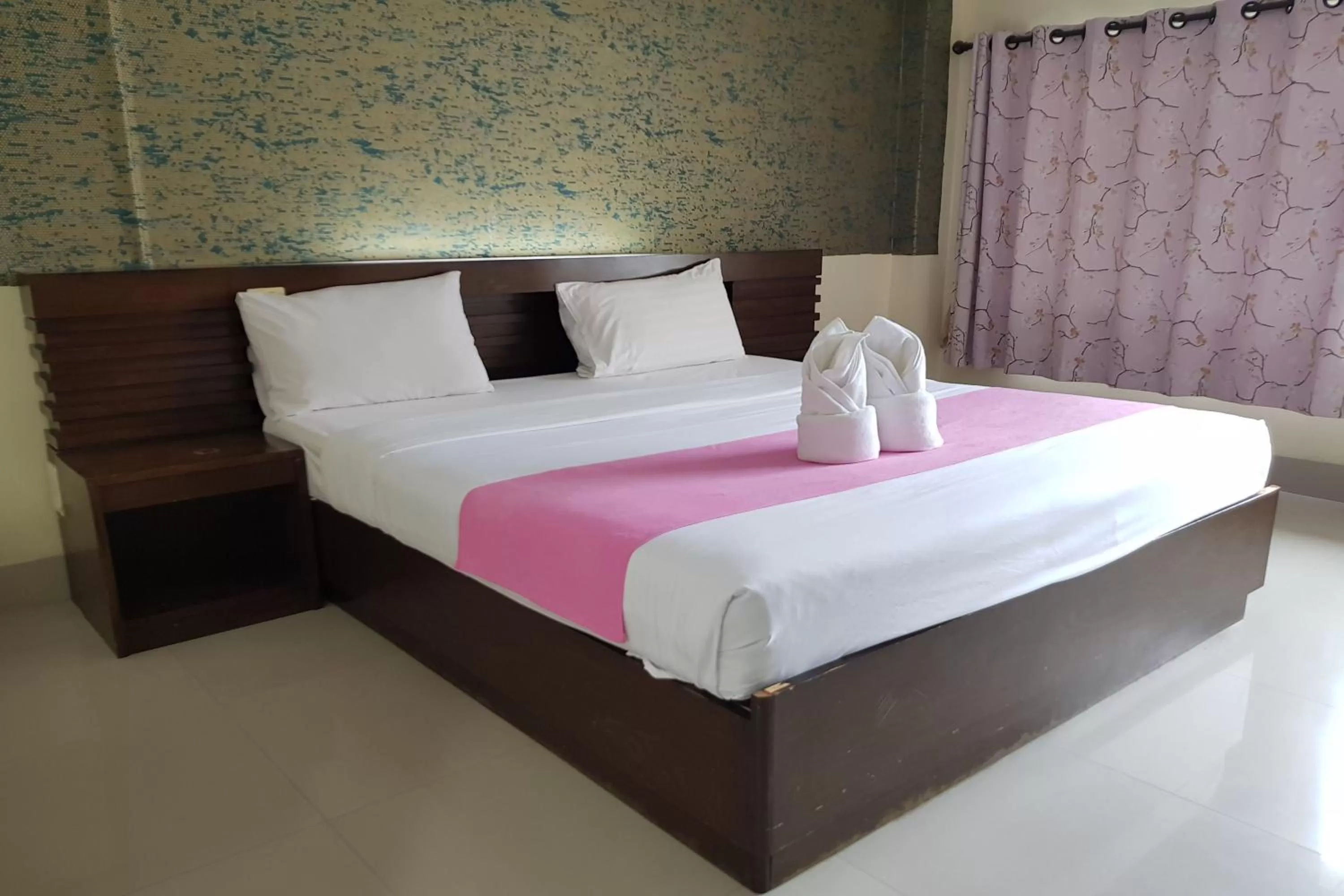 Bedroom, Bed in Poonsook Phitsanulok Hotel SHA Plus