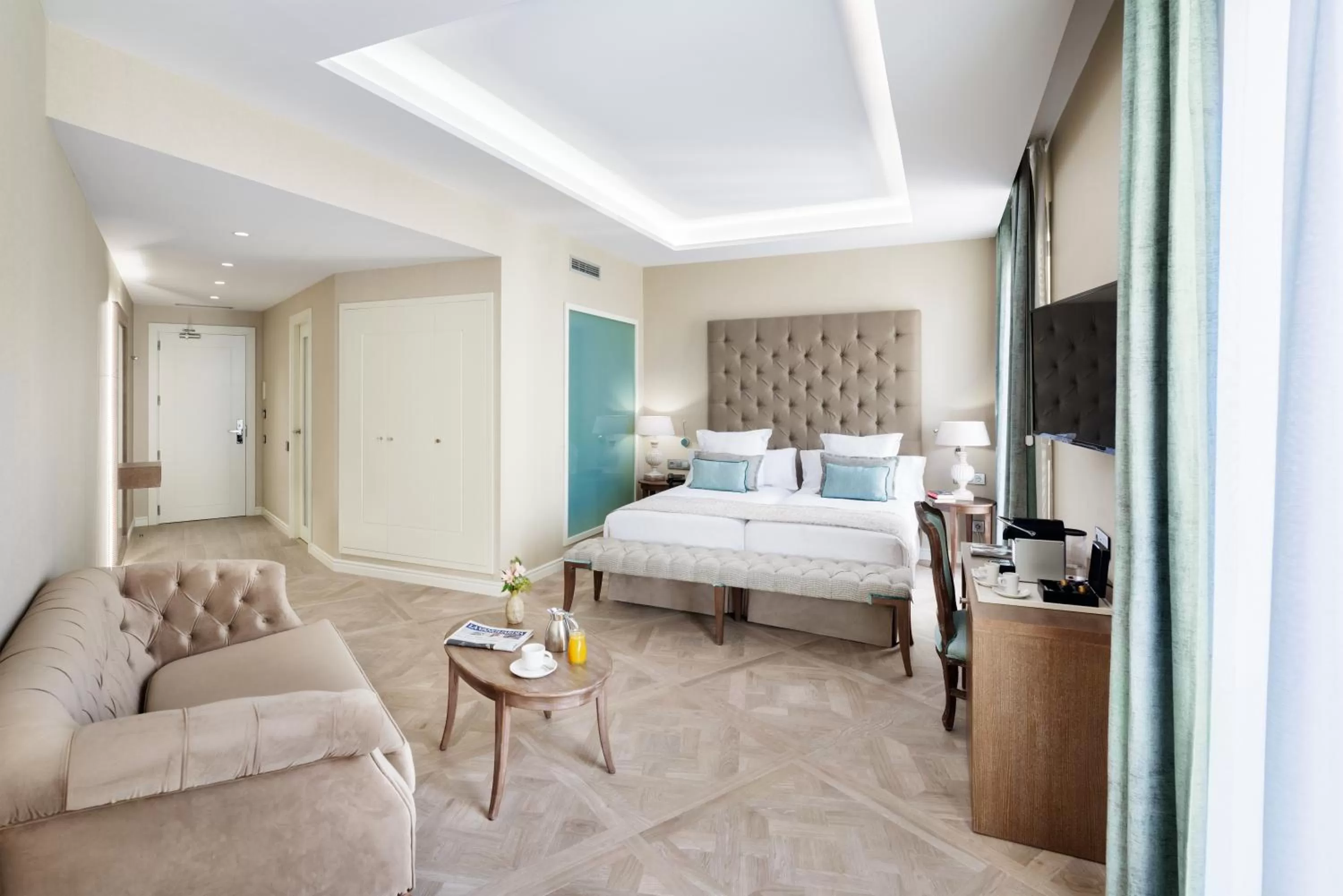 Photo of the whole room in Colón Hotel Barcelona