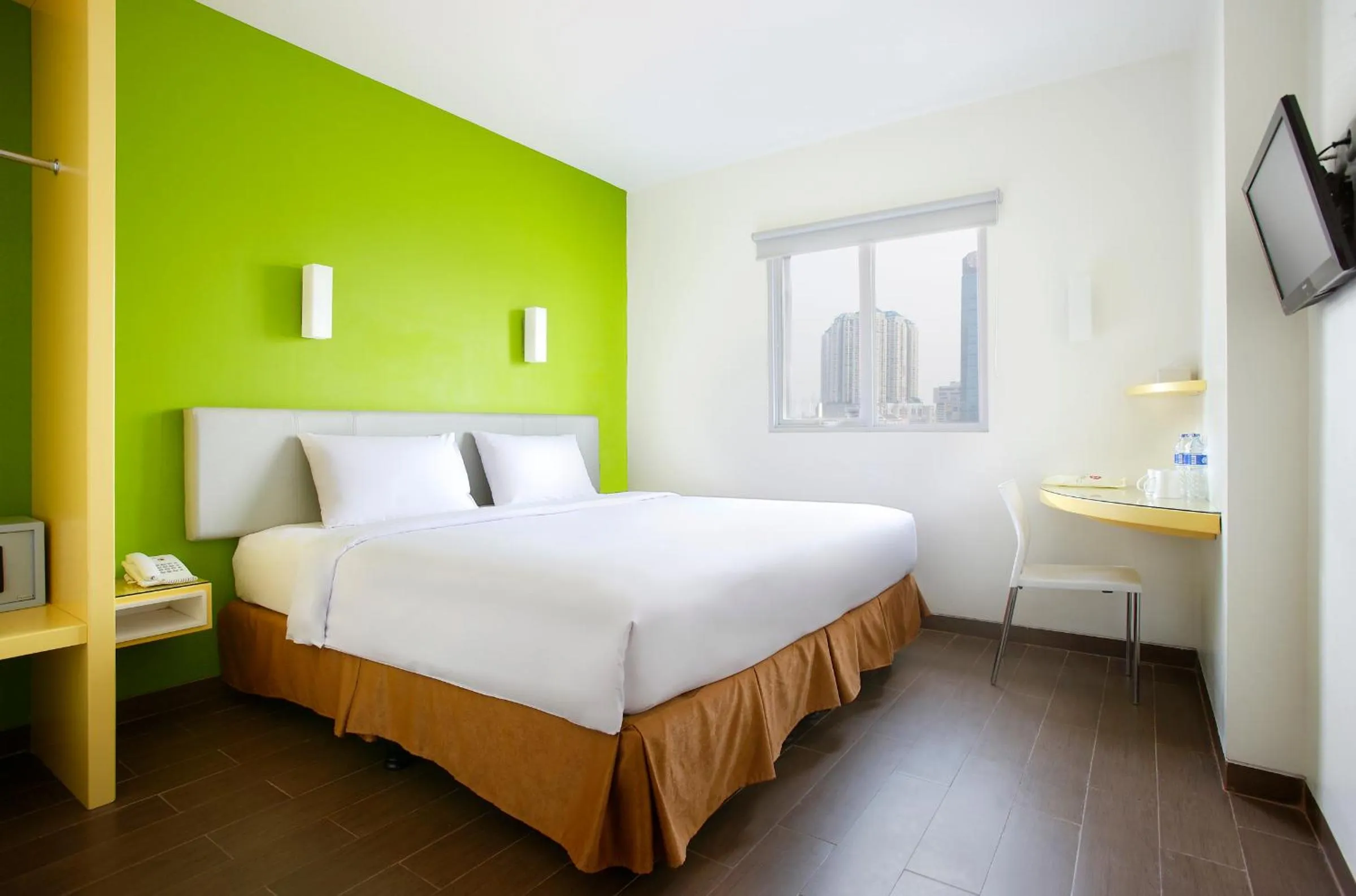 Smart HollywwodRoom  in Amaris Hotel Dr. Susilo Grogol