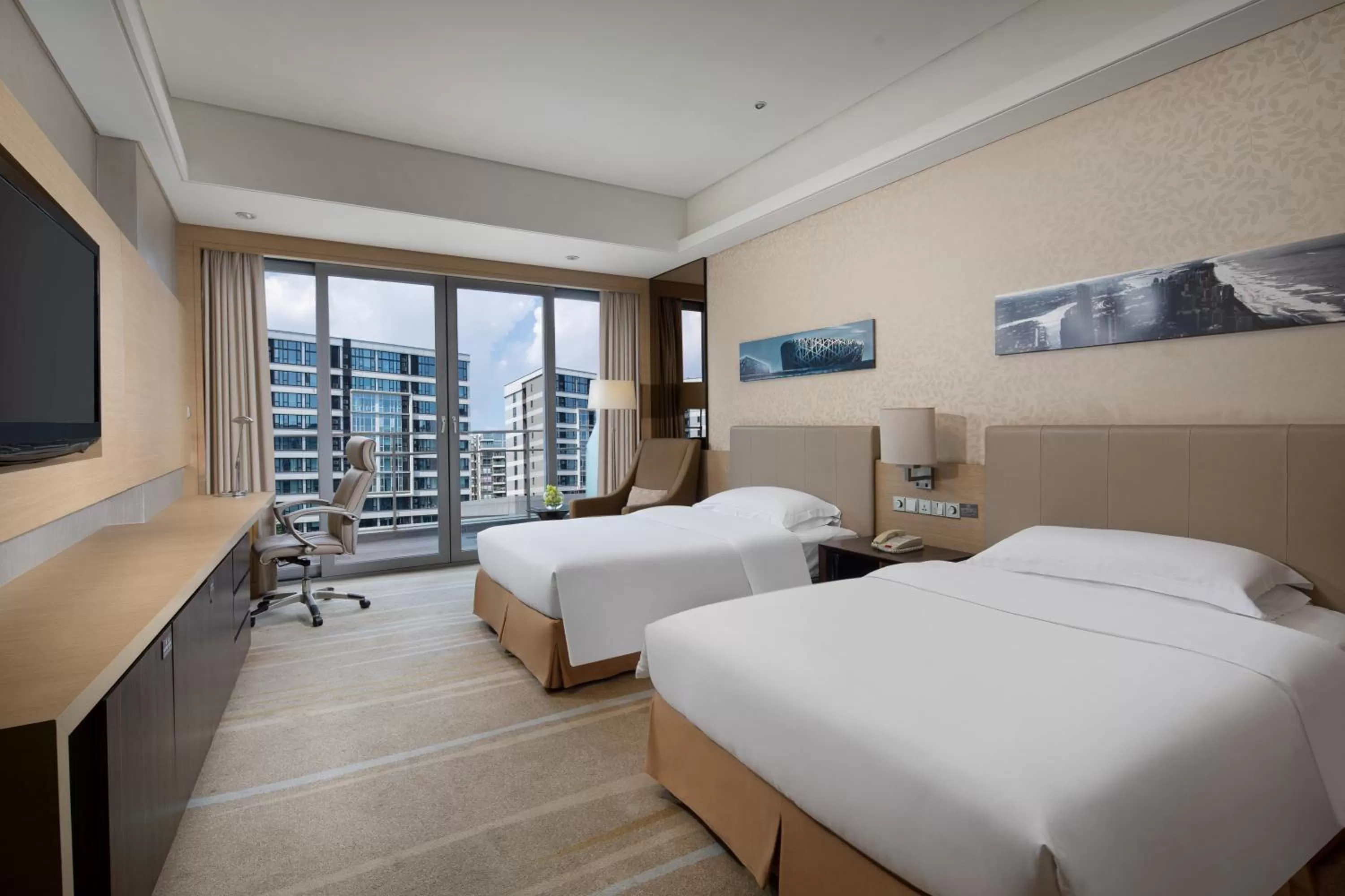 Photo of the whole room, Bed in Crowne Plaza Guangzhou Huadu by IHG - Free Shuttle bus between hotel to Exhibition Center During Canton Fair