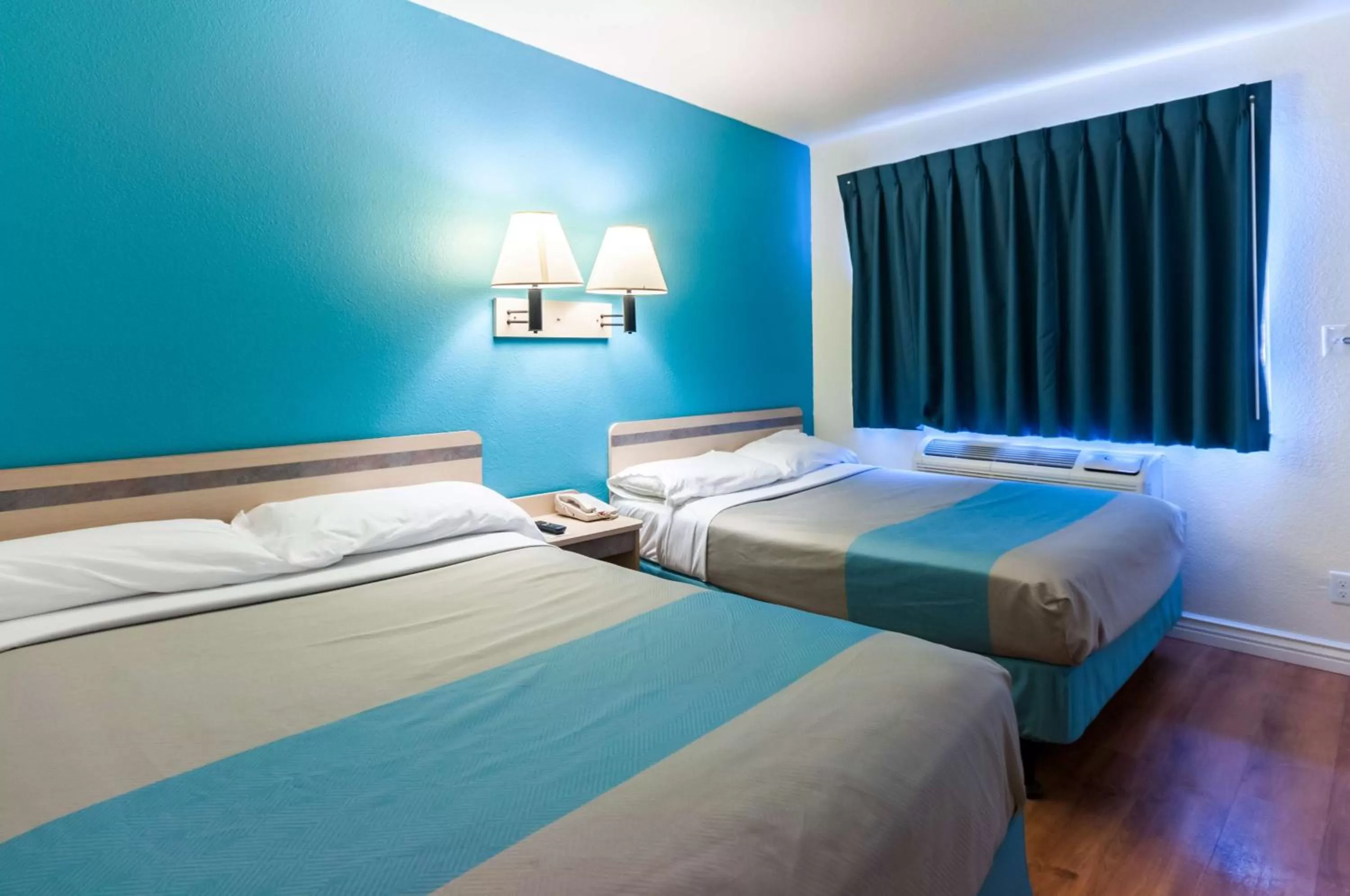 Bedroom, Bed in Motel 6-Green River, UT