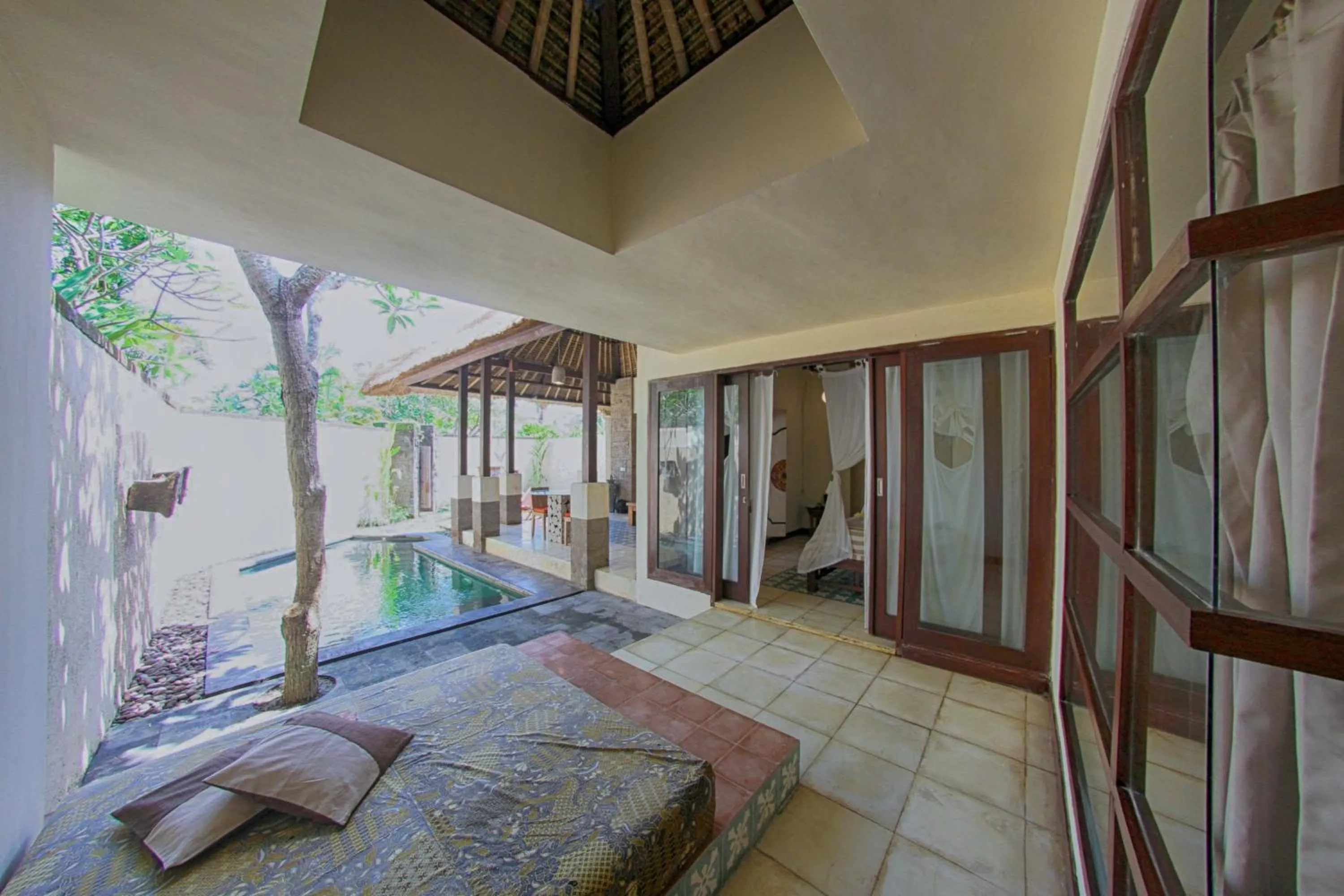 Pool view in Visakha Sanur by Puri Signatures