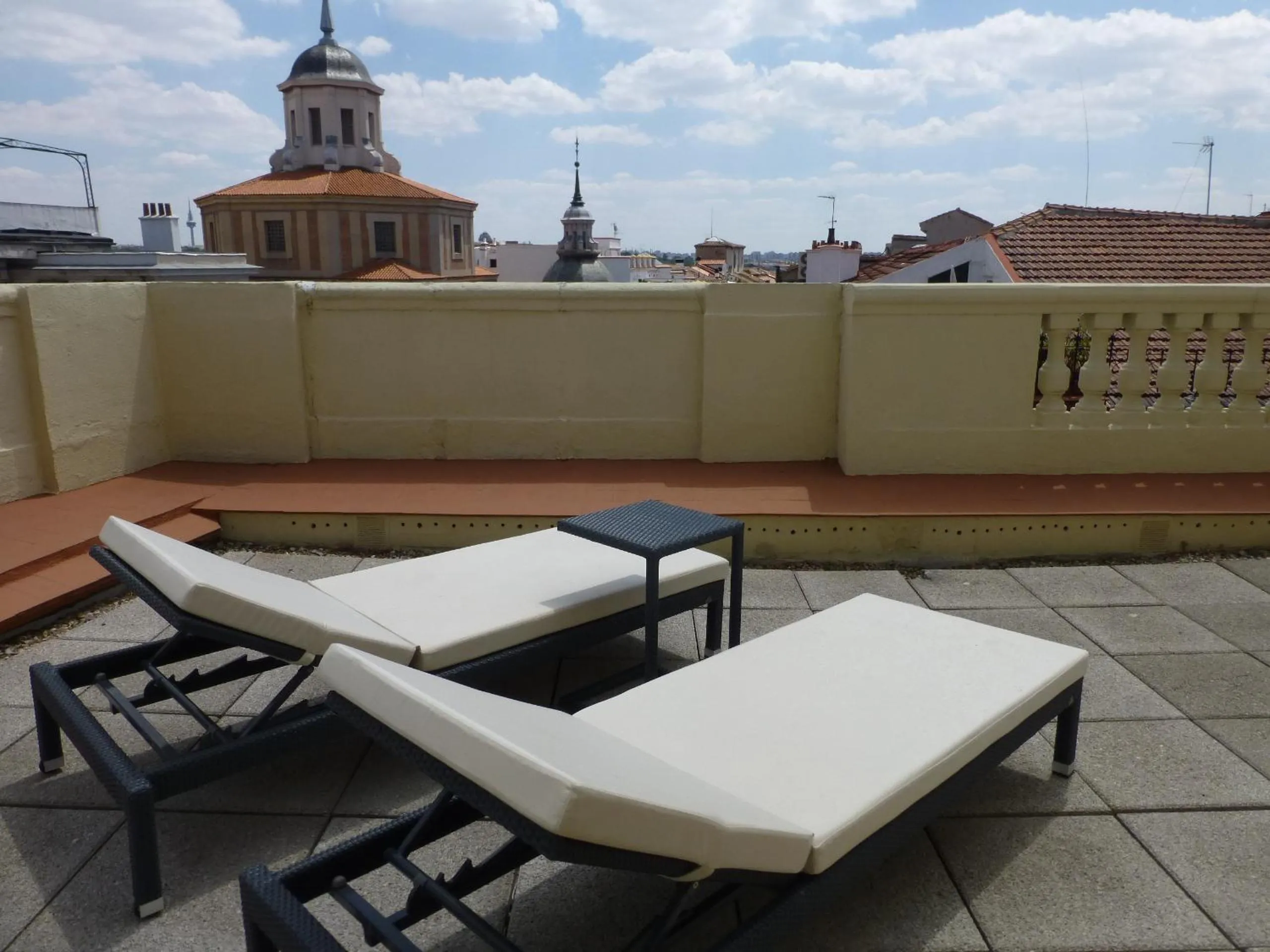 Balcony/Terrace in Hostal Abadia Madrid
