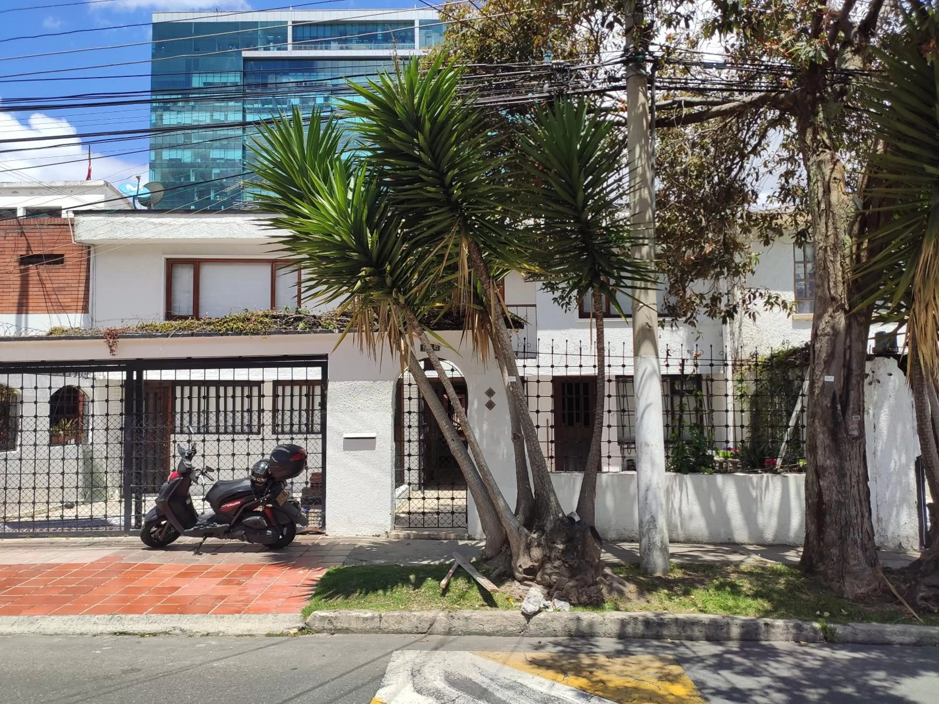 Property Building in acogedor Hostal usaquen la parada del tren