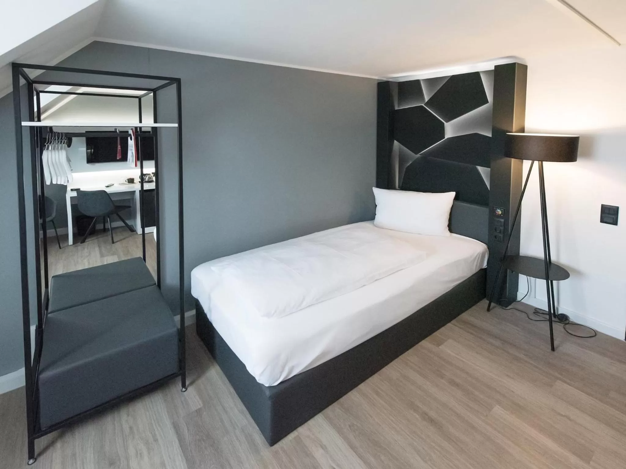 Photo of the whole room, Bed in DORMERO Hotel Xanten