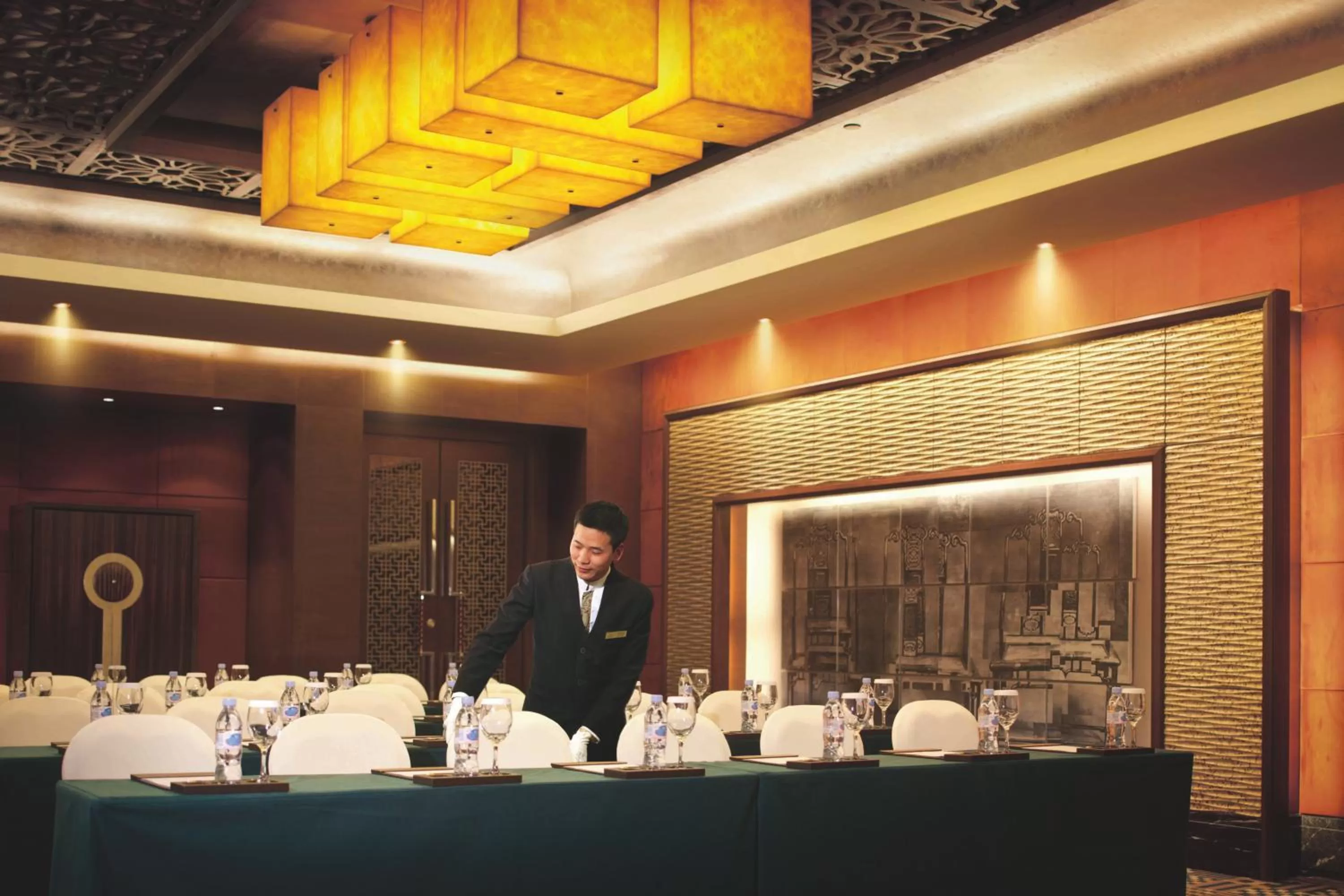 Staff in Glenview ITC Plaza Chongqing