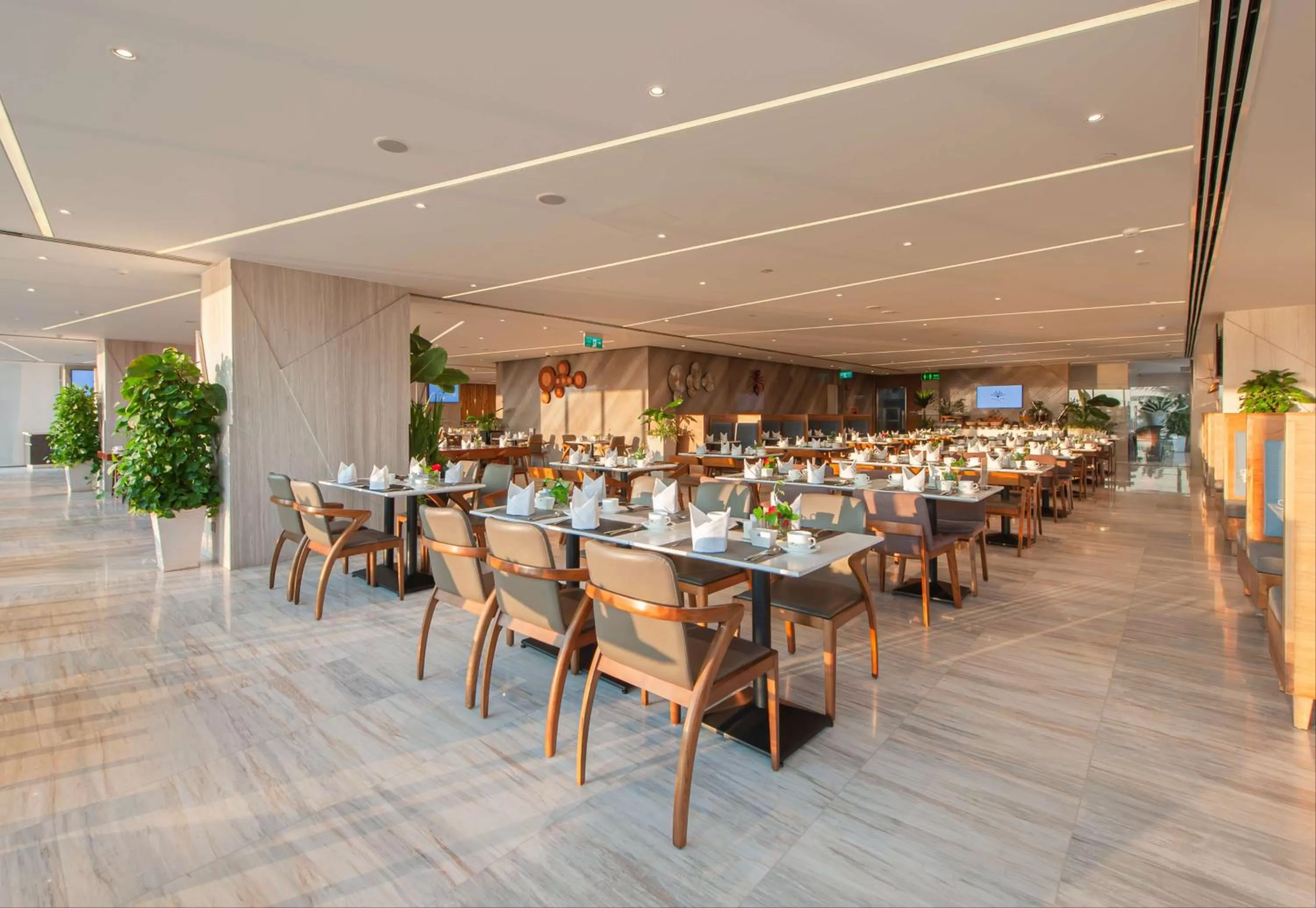 Restaurant/places to eat in Queen Ann Nha Trang Hotel