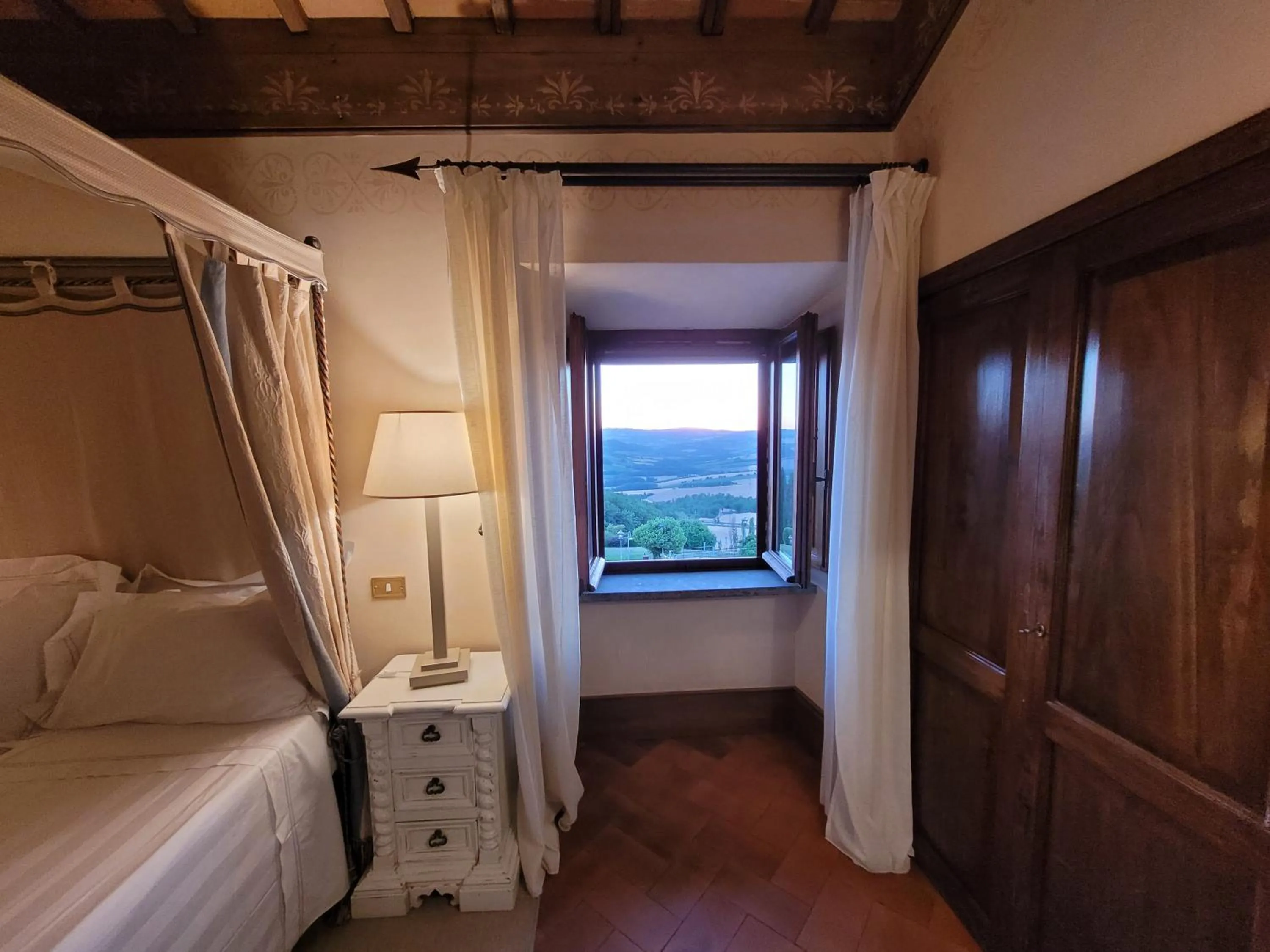 Bed in Relais Todini - Residenza d'epoca - Luxury Historic house