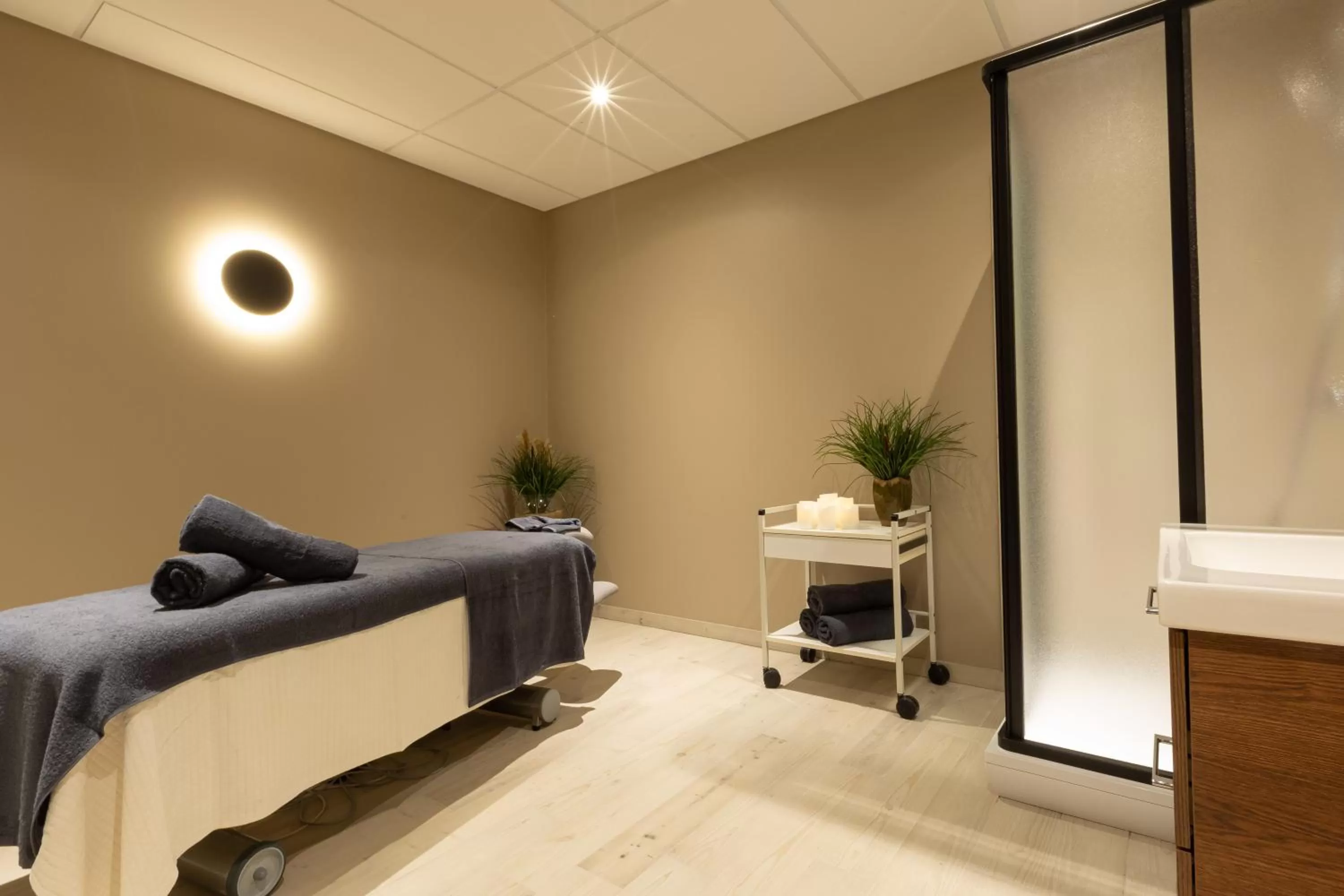 Property building, Bed in Meri Seaside Hotel & SPA