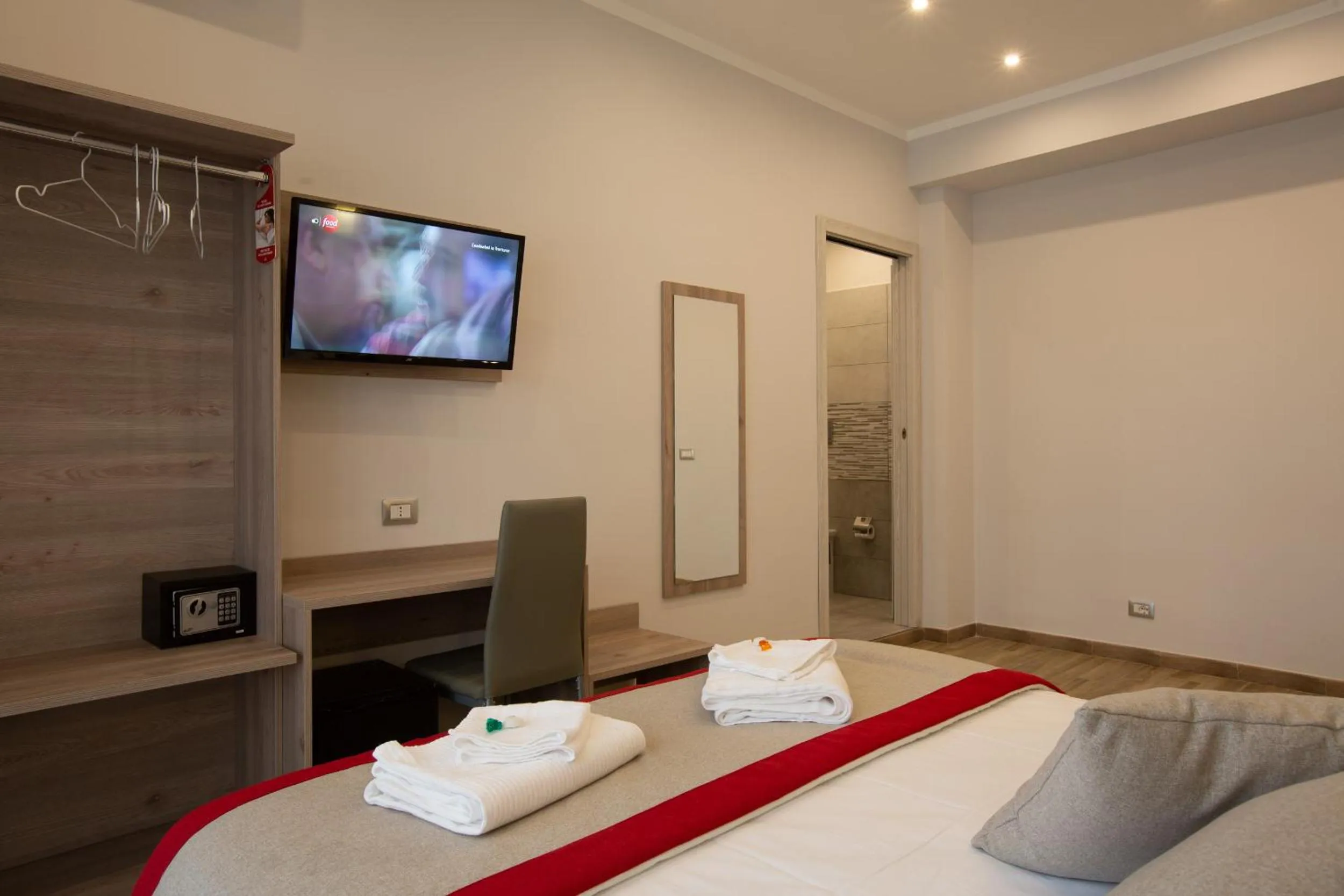 Photo of the whole room, Bed in Vatican City Relais