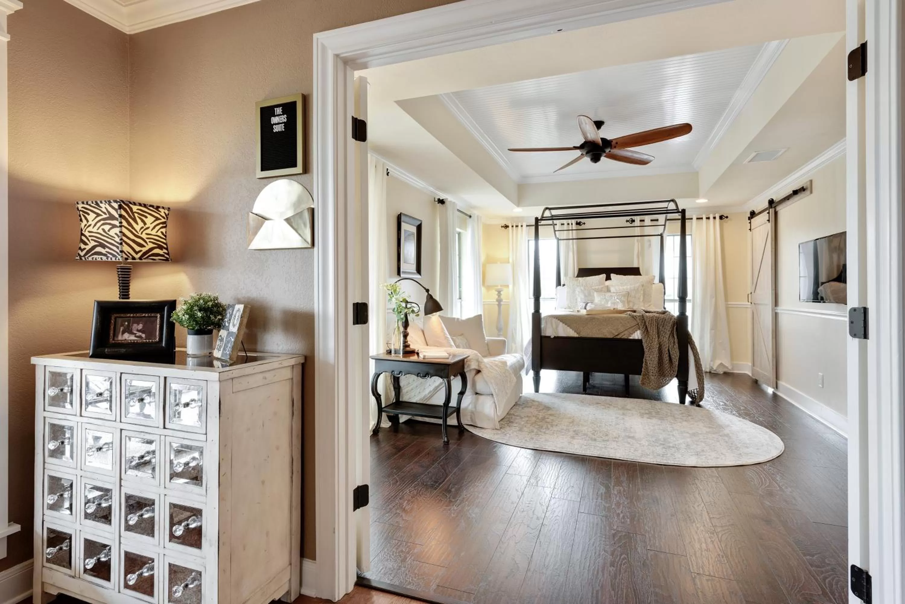 Bed in The Plantation House Boutique Inn