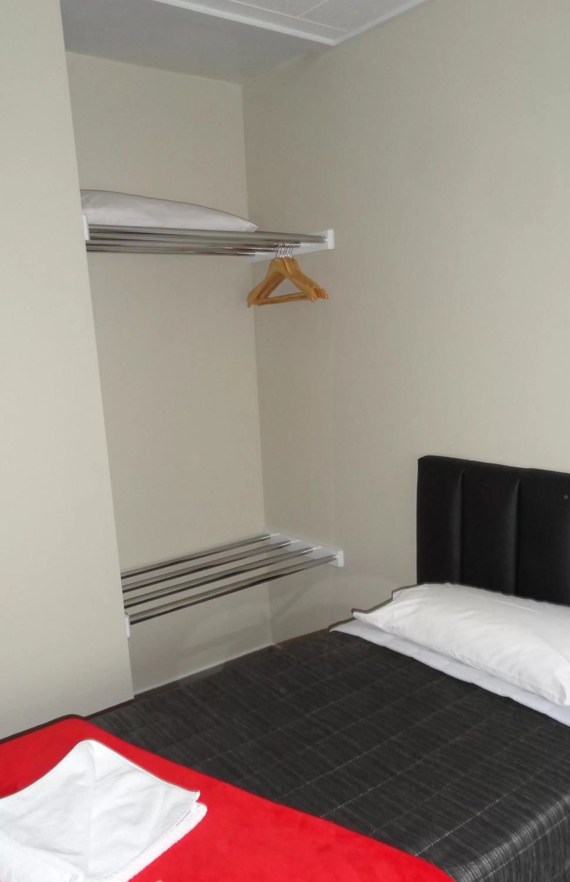 Bed, Room Photo in Aarburg Airport Motel