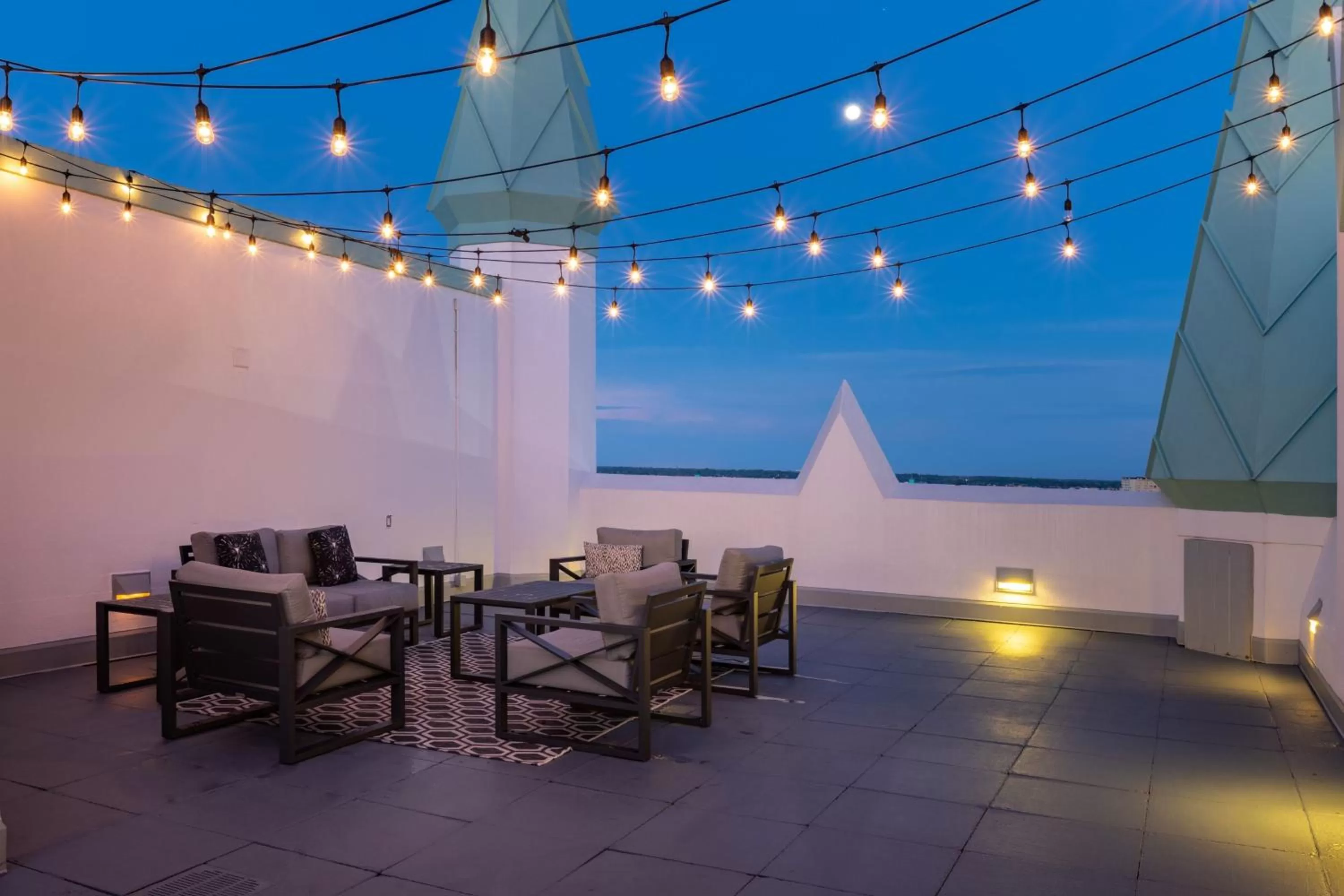 Lounge or bar in Castle Hotel, Autograph Collection