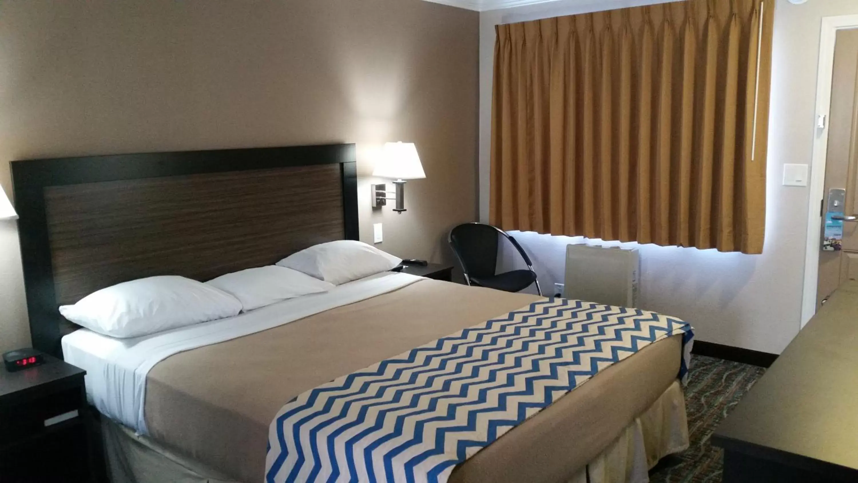 King Room - Non-Smoking in Travelodge by Wyndham Eureka King Room - Non-Smoking in Travelodge by Wyndham Eureka