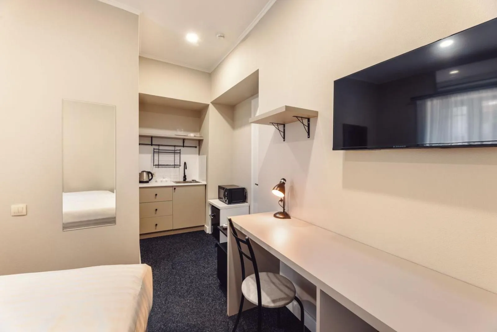 Dining area, Bed in Salve