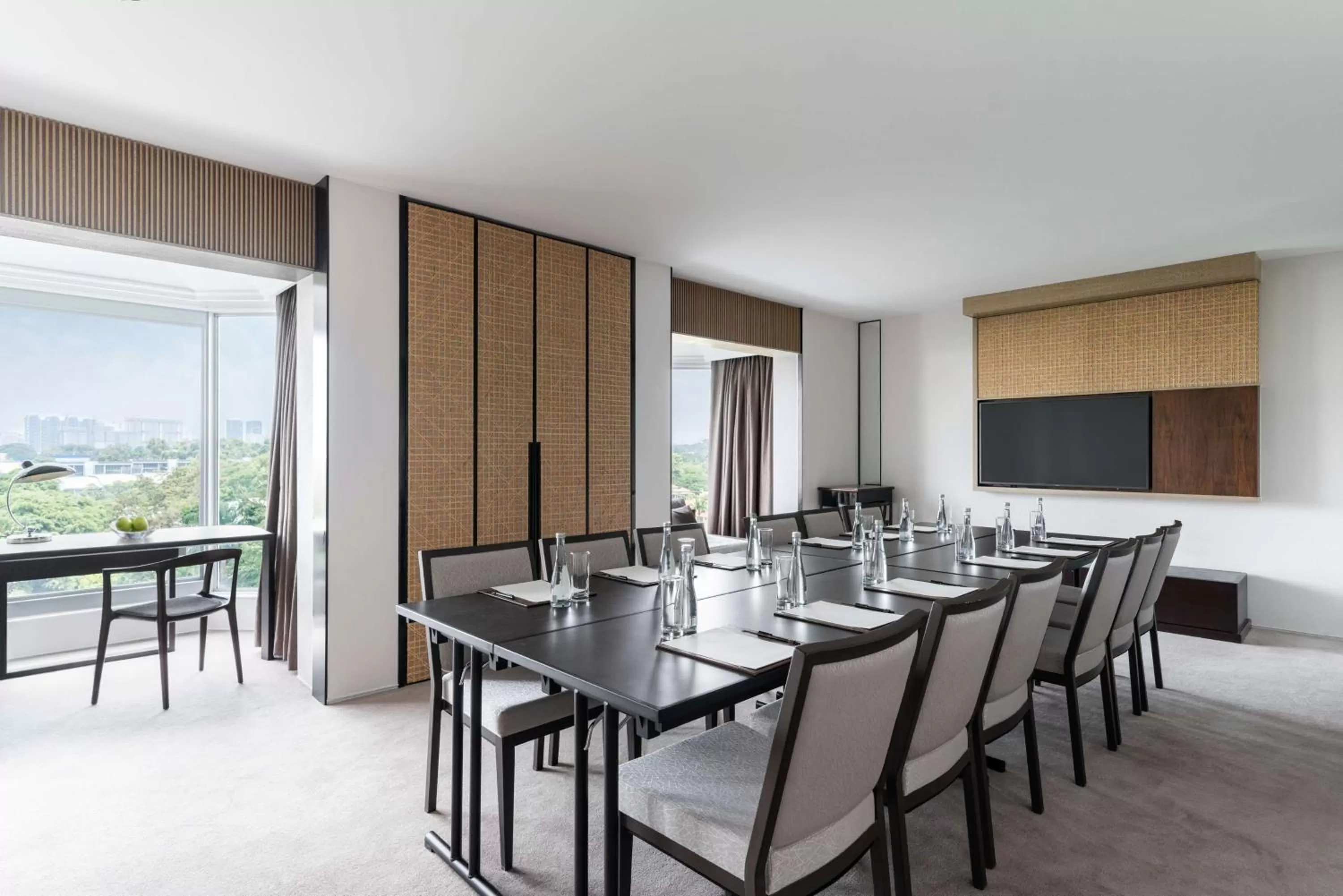 Photo of the whole room in Shangri-La Singapore